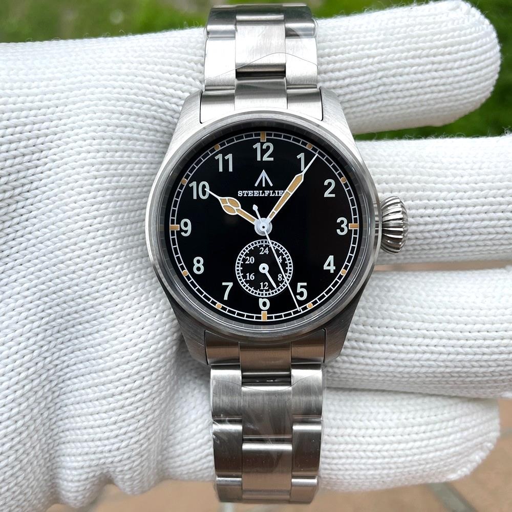 39MM STEELFLIER Quartz Pilot Men’s Watch Sapphire 200M Waterproof Silicone NEW