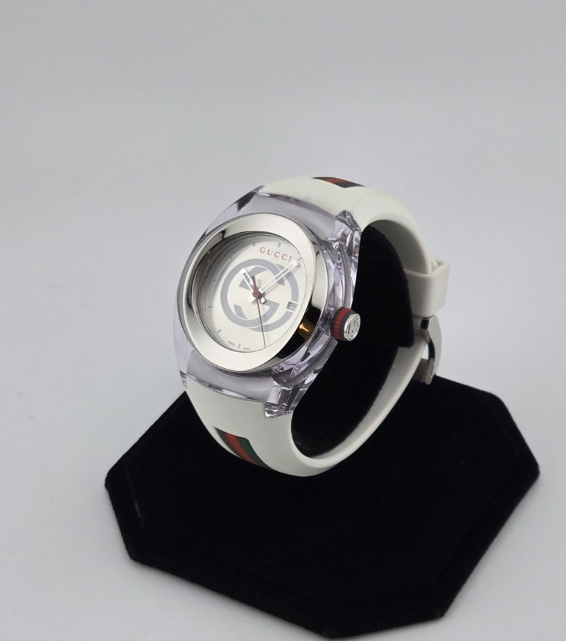 Gucci Sync L YA137302 White Rubber Strap Silver Dial Women’s Watch ⌚