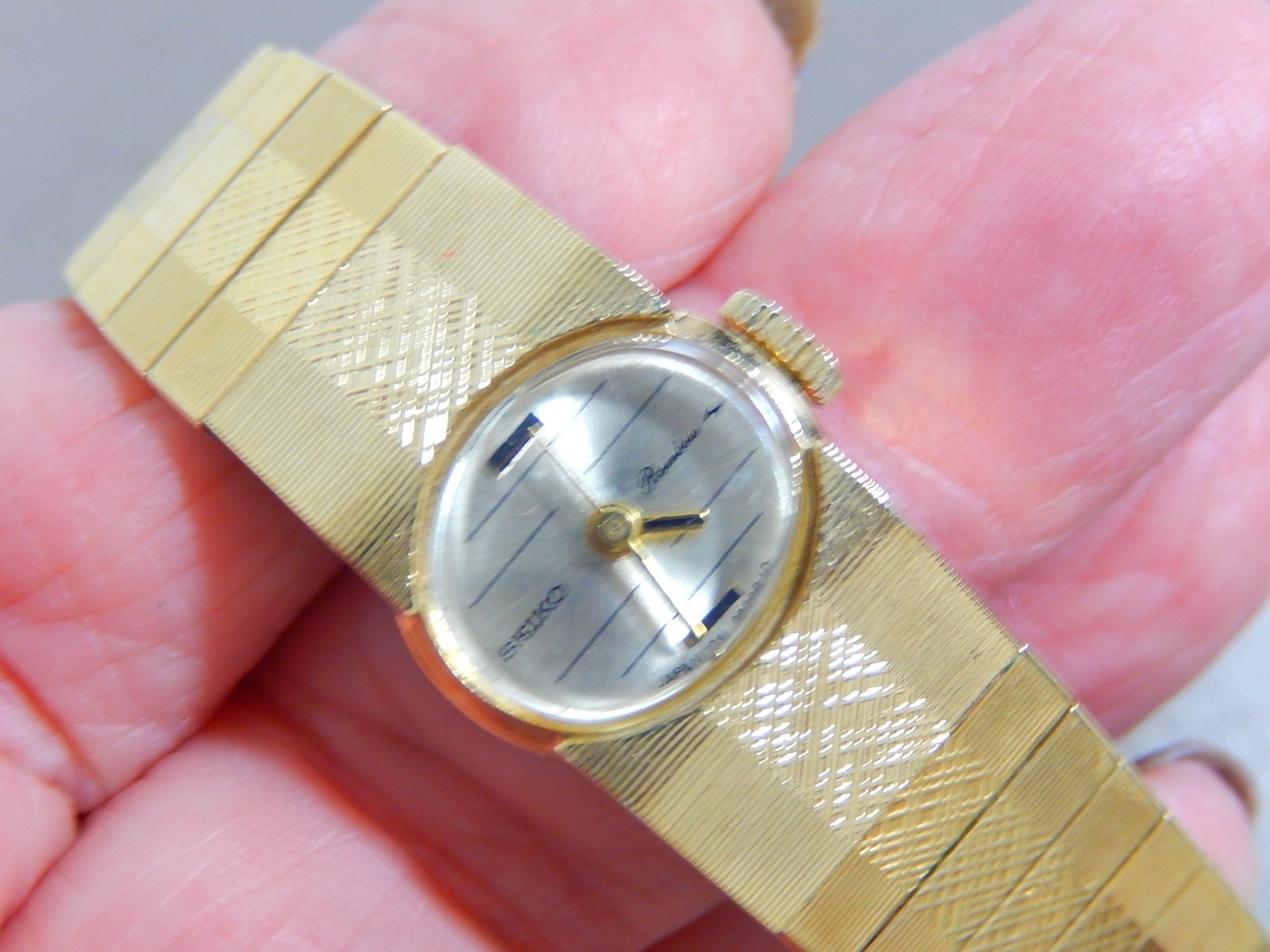 VINTAGE SEIKO MINT CONDITION “RAINBOW” LADIES 18KGF GOLD WATCH # 1104-7020