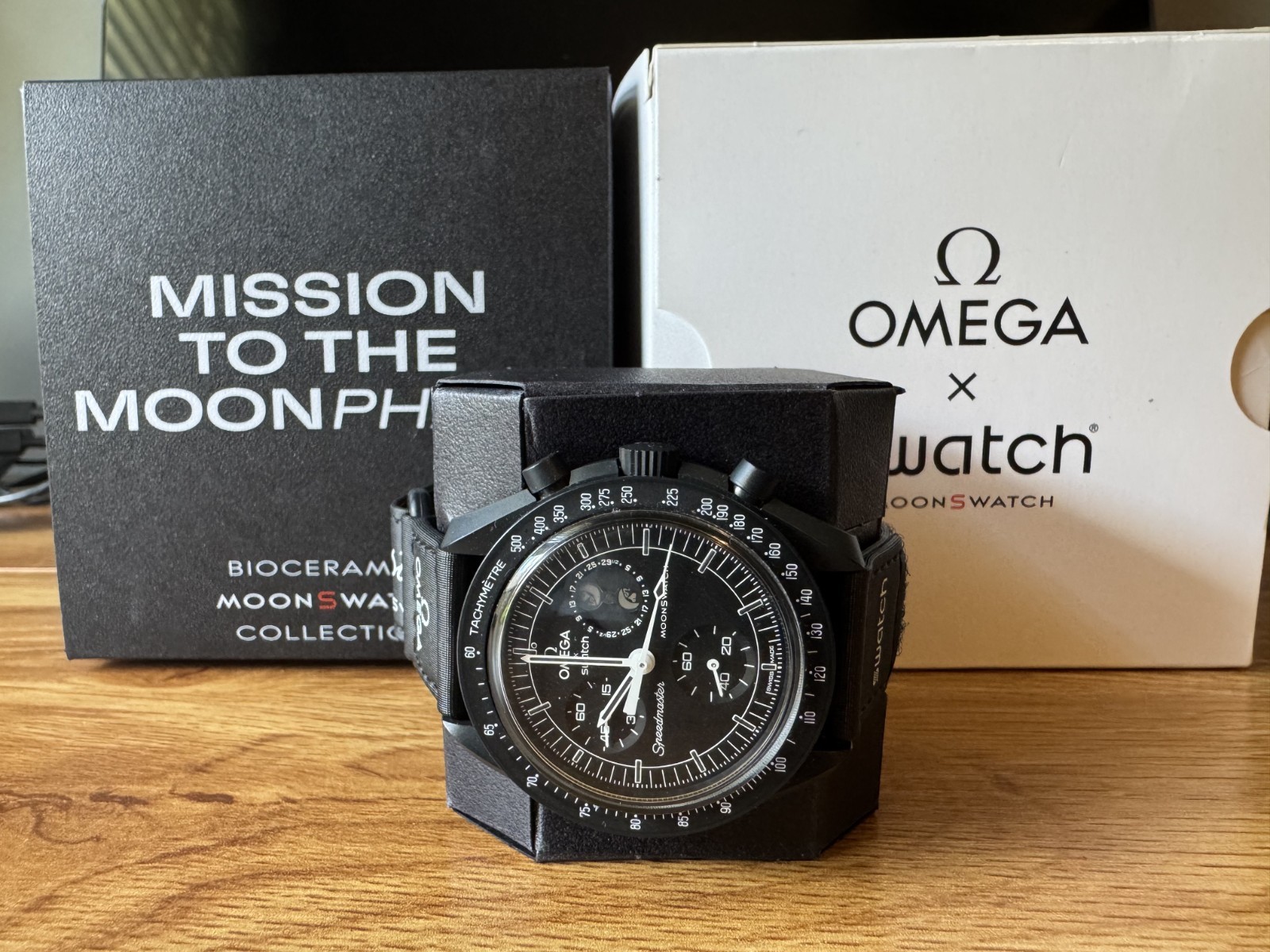 Omega MoonSwatch SO33B700 Mission to the Moonphase Snoopy ~FULL SET!
