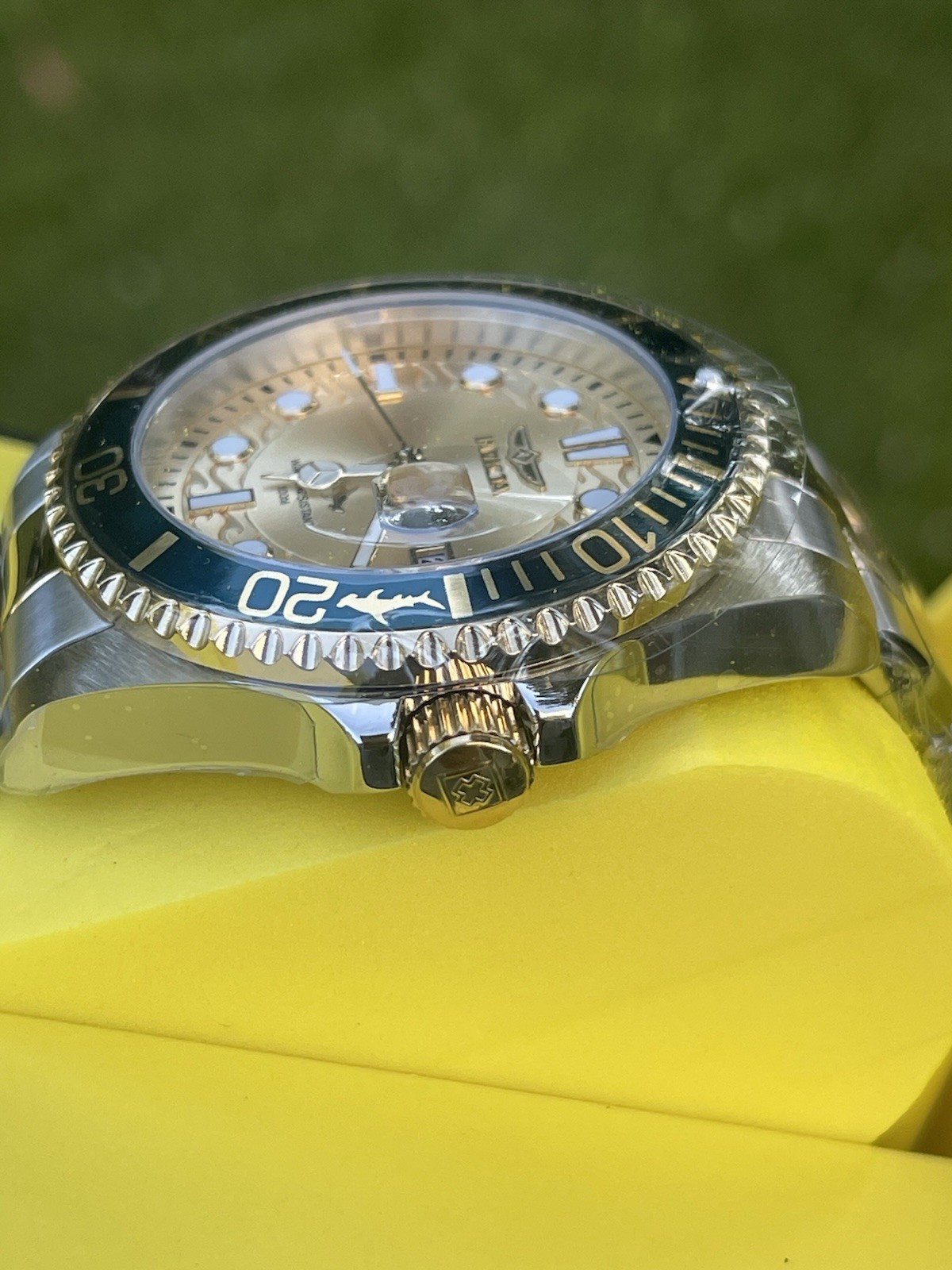 Invicta Pro Diver Currentwave Men’s Watch – 43mm. Steel, Gold (30022) new