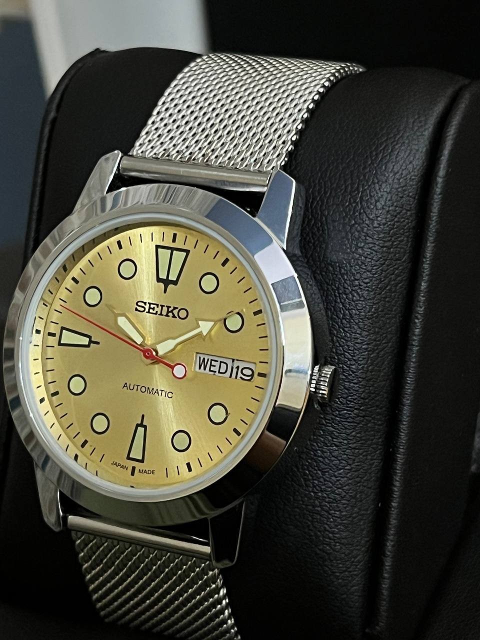 Vintage Refurbished Seiko 5 Automatic Day/Date Japan Men’s Wrist Watch 37MM