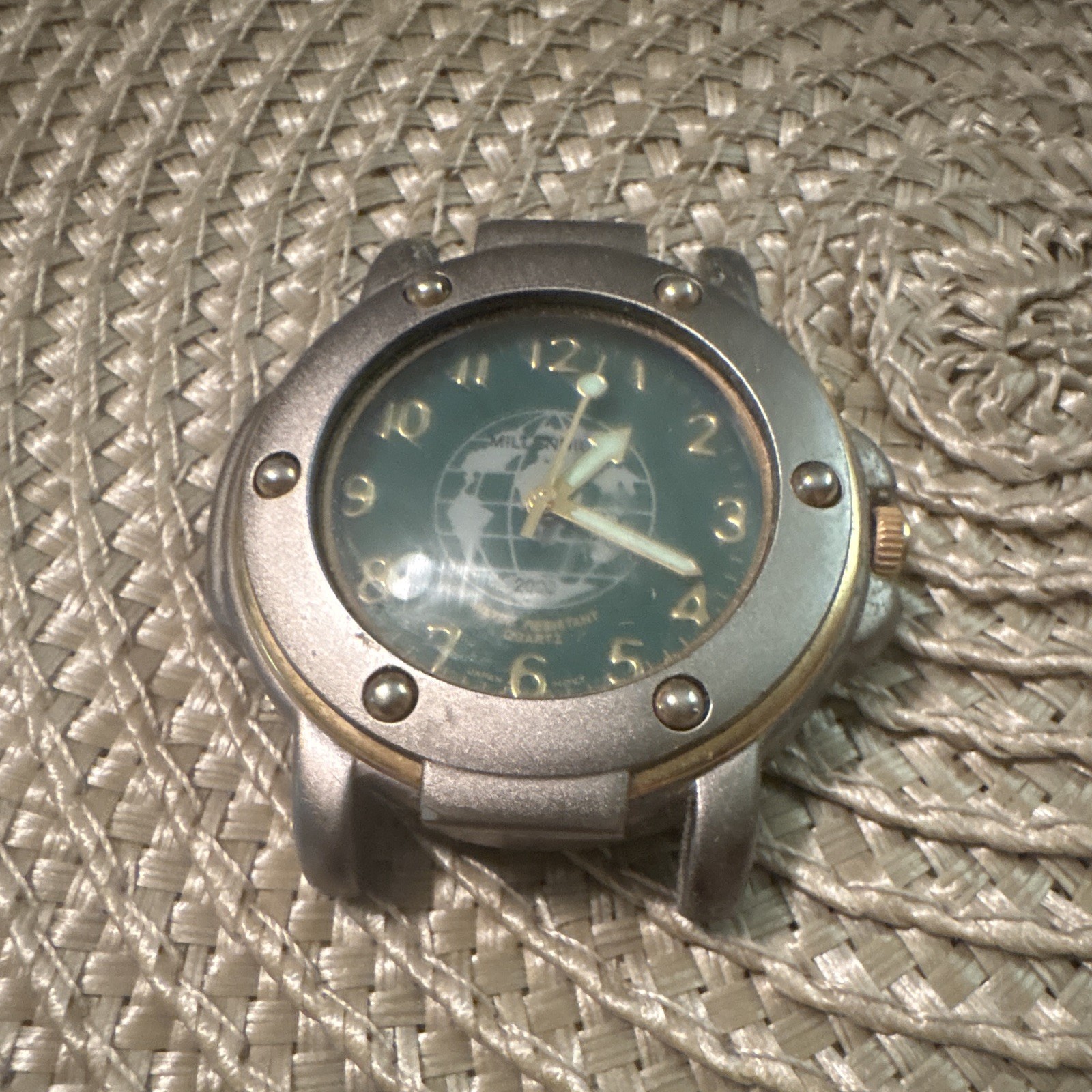 Millennium 2000 Titanium Quartz Analog Wristwatch 100m Green Dial 40mm