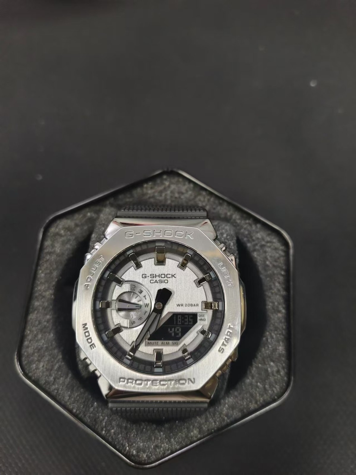 Men’s Watch Casio G-Shock GM2100-1A Carbon Square Silver Metal Classic Black