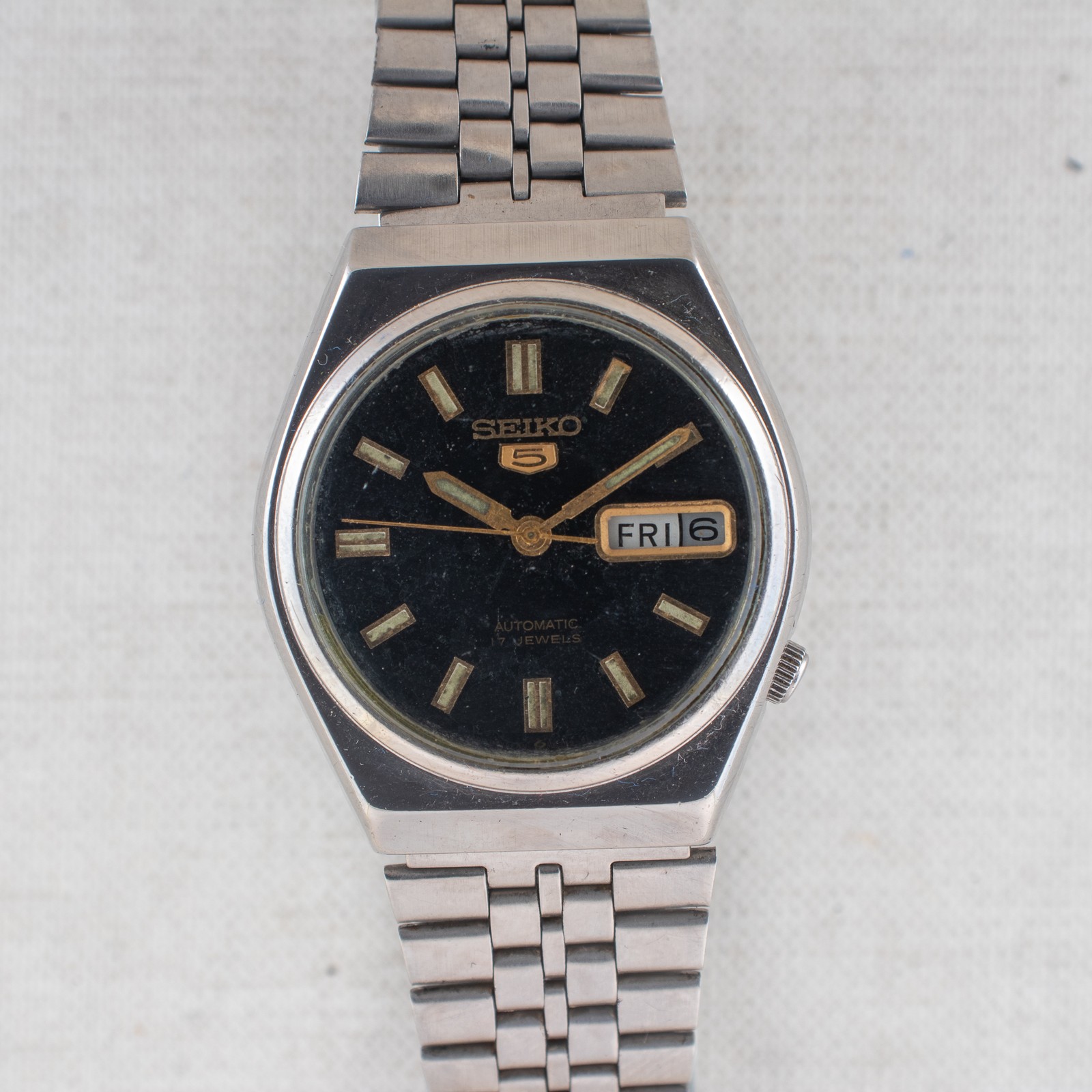 Seiko 5 Automatic 6309-8820 Black Dial Day/Date Gold Accents Vintage Men’s Watch