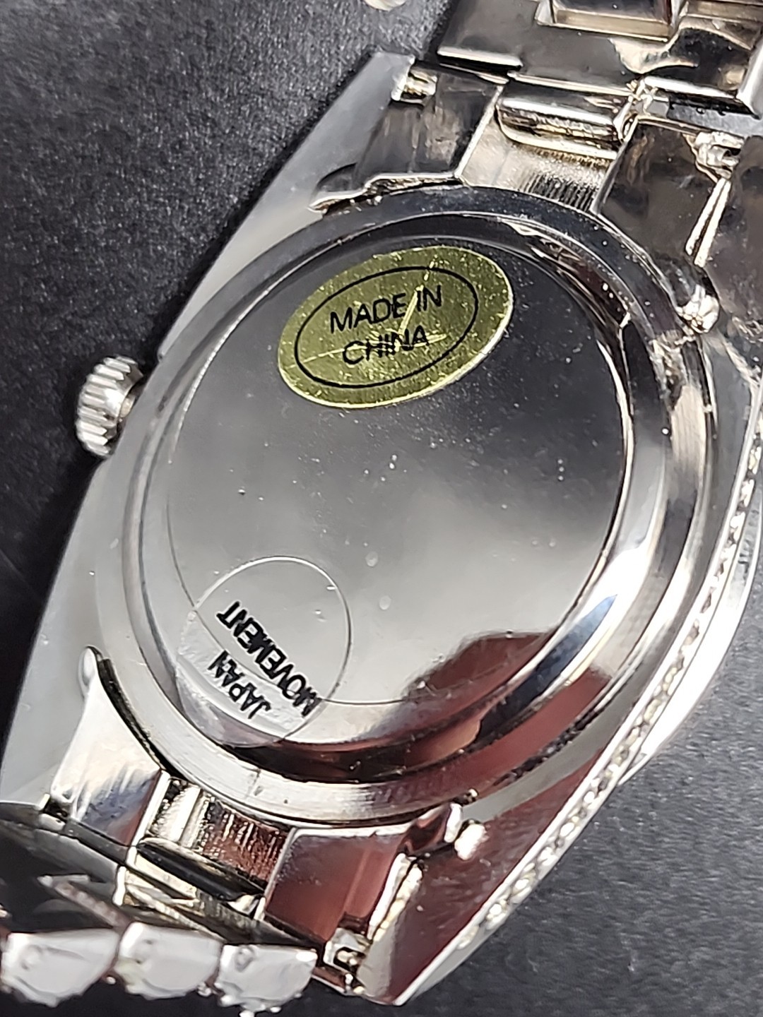 Men’s stone silver finish with date dress up hip hop fashion wrist watch