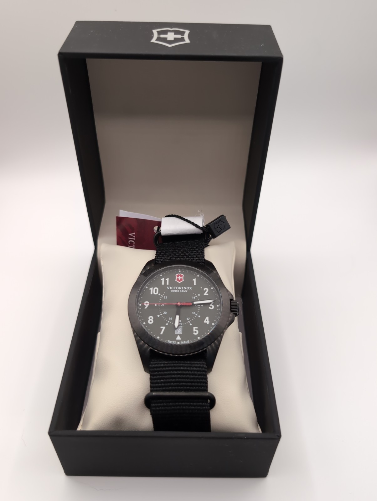 Victorinox Swiss Army Heritage 241972 Men’s Sapphire Green Dial Fabric Watch New
