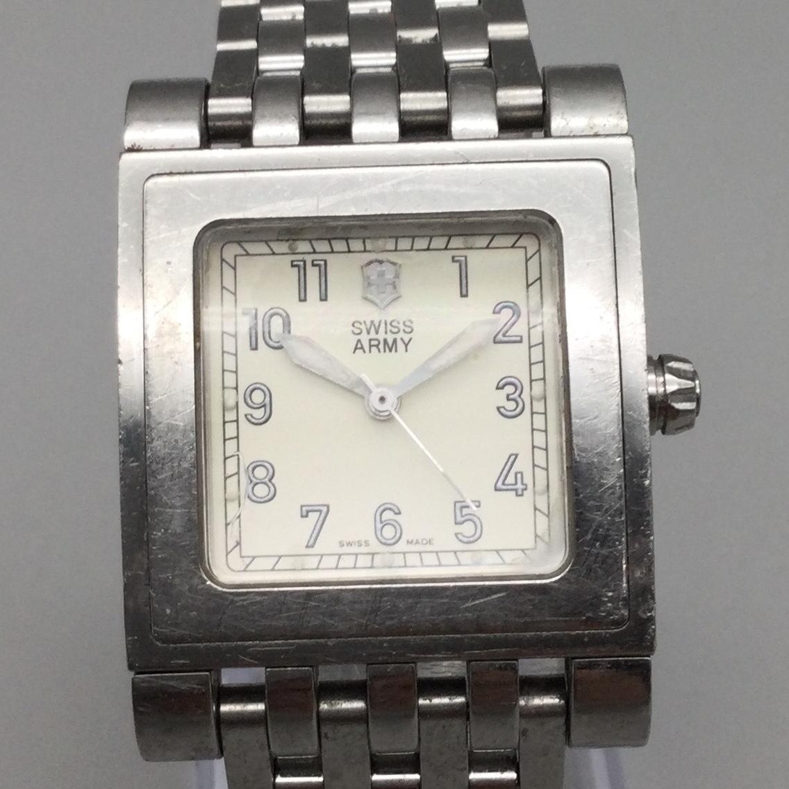Victorinox Swiss Army Cavalier Womens Watch 28mm Stainless New Battery 6.25″