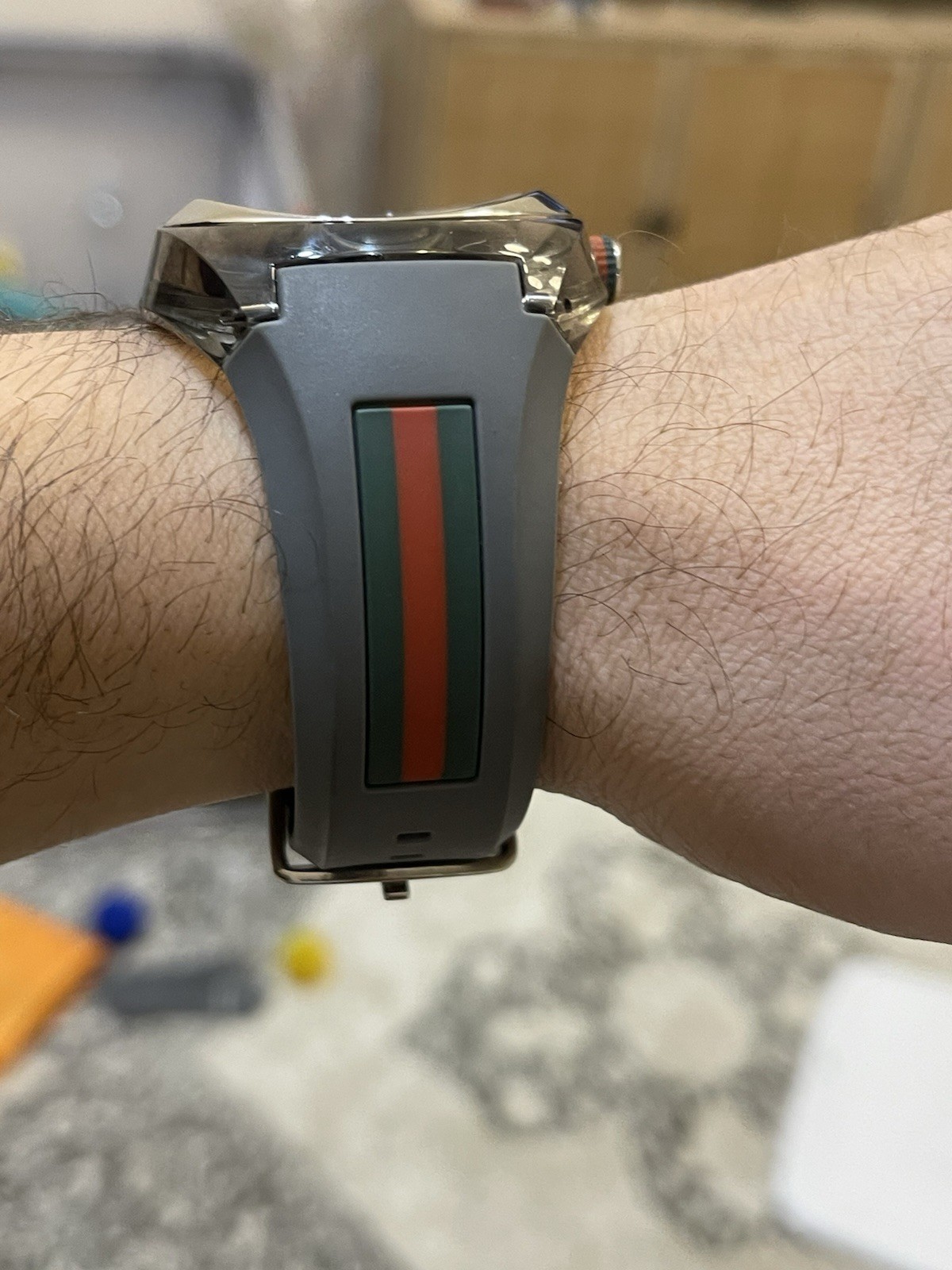 Gucci Sync Quartz Gray Dial Gray Rubber Strap Watch For Men XXL 44mm YA137301