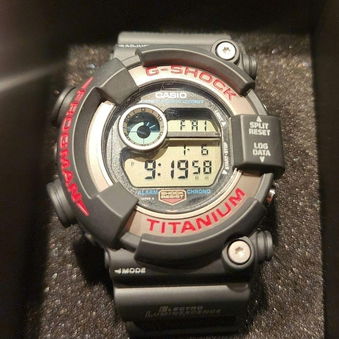 CASIO G-SHOCK FROGMAN DW-8200-1A Black Red Titanium Divers 200m Vintage 1995