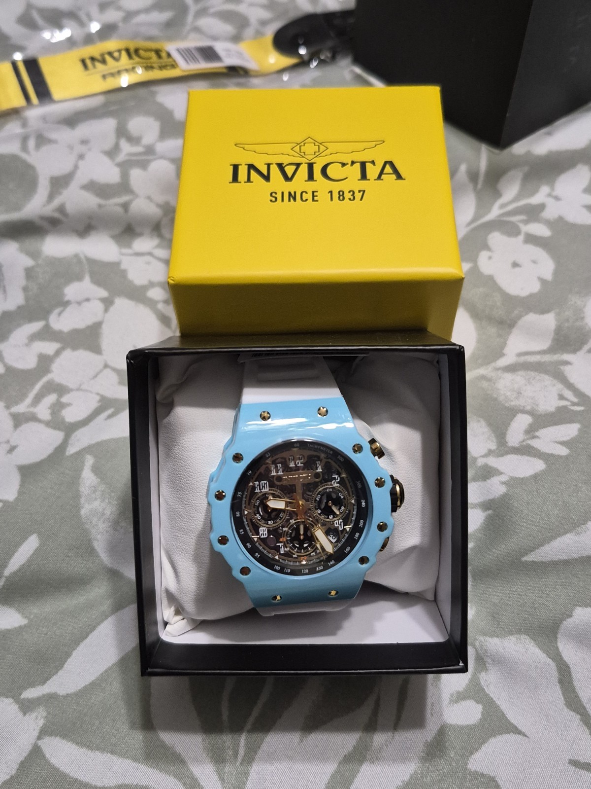 Invicta Bolt Quartz Chronograph 50mm 50m Blue Case White Silicone Strap Box