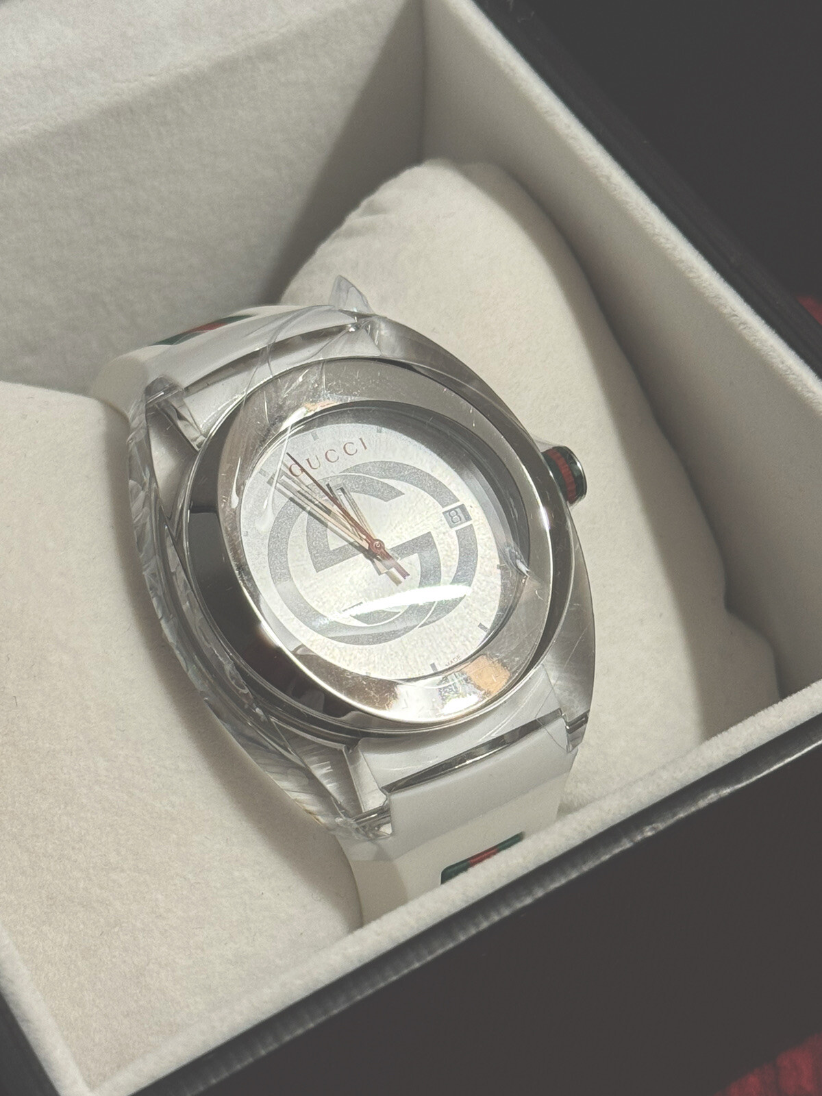 Gucci YA137102 Chronograph Unisex Silicone Strap Watch – Silver