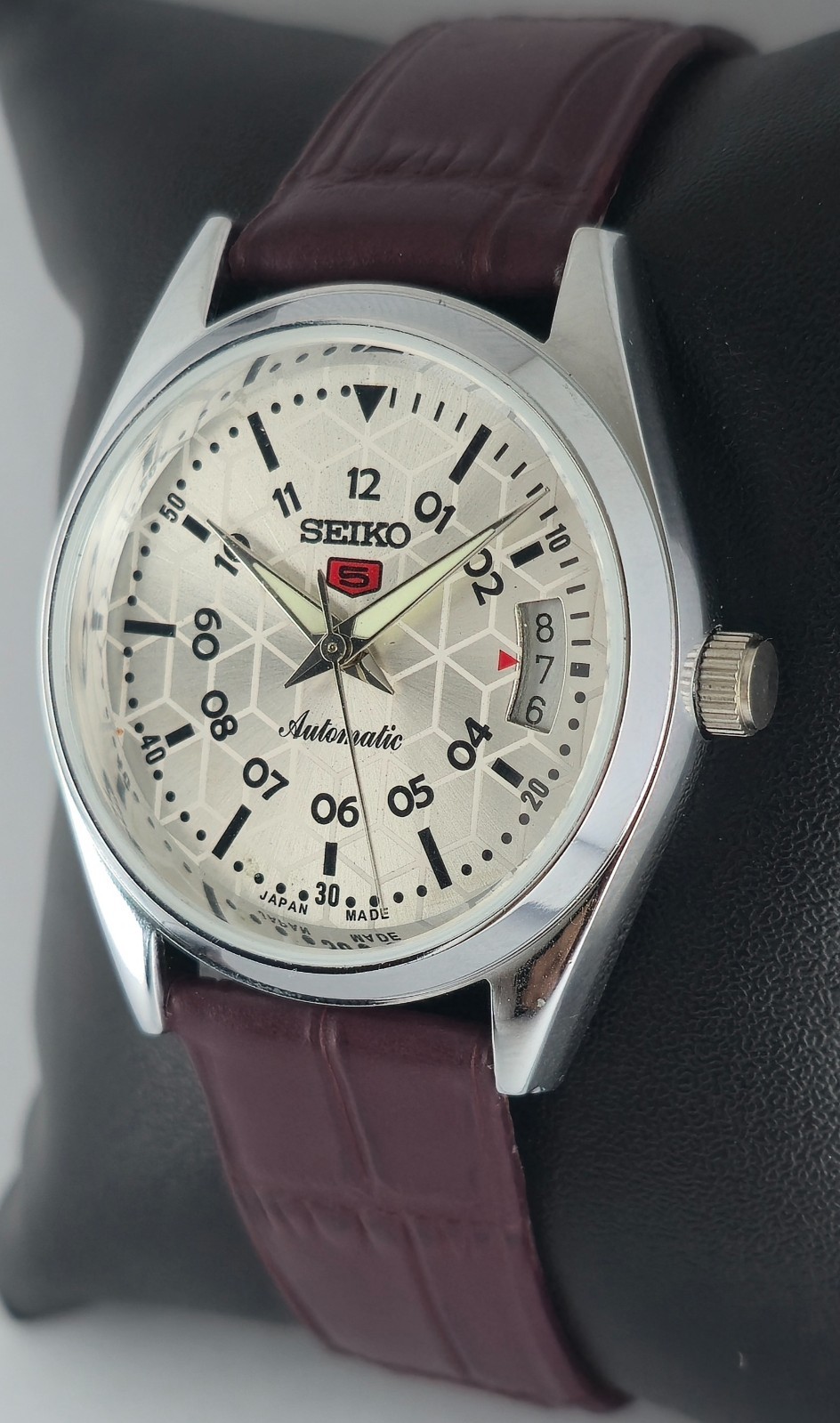 Refurbished Seiko 5 Automatic Silver Dial with Day/Date Men’s Watch | 17 Jewels
