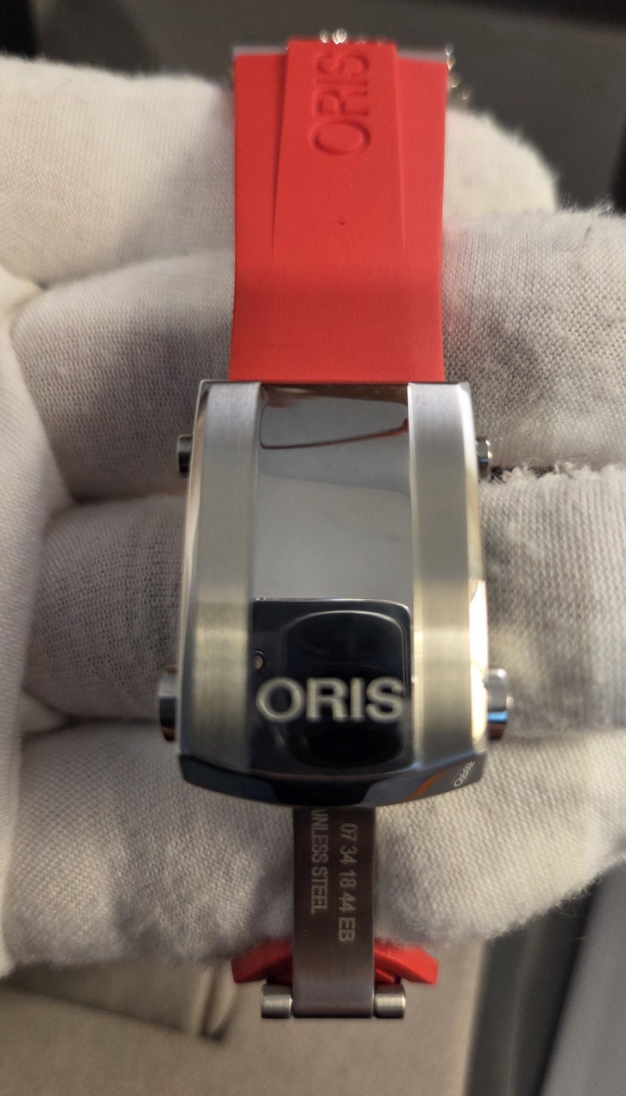 Oris Aquis Diver Automatic 43mm 300m Black Dial Red Rubber Strap Watch