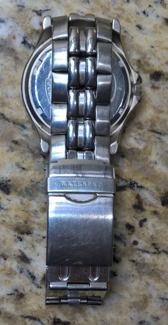 Guess Waterpro Blue Dial Date Indicator Stainless Steel Link Band Watch Japan