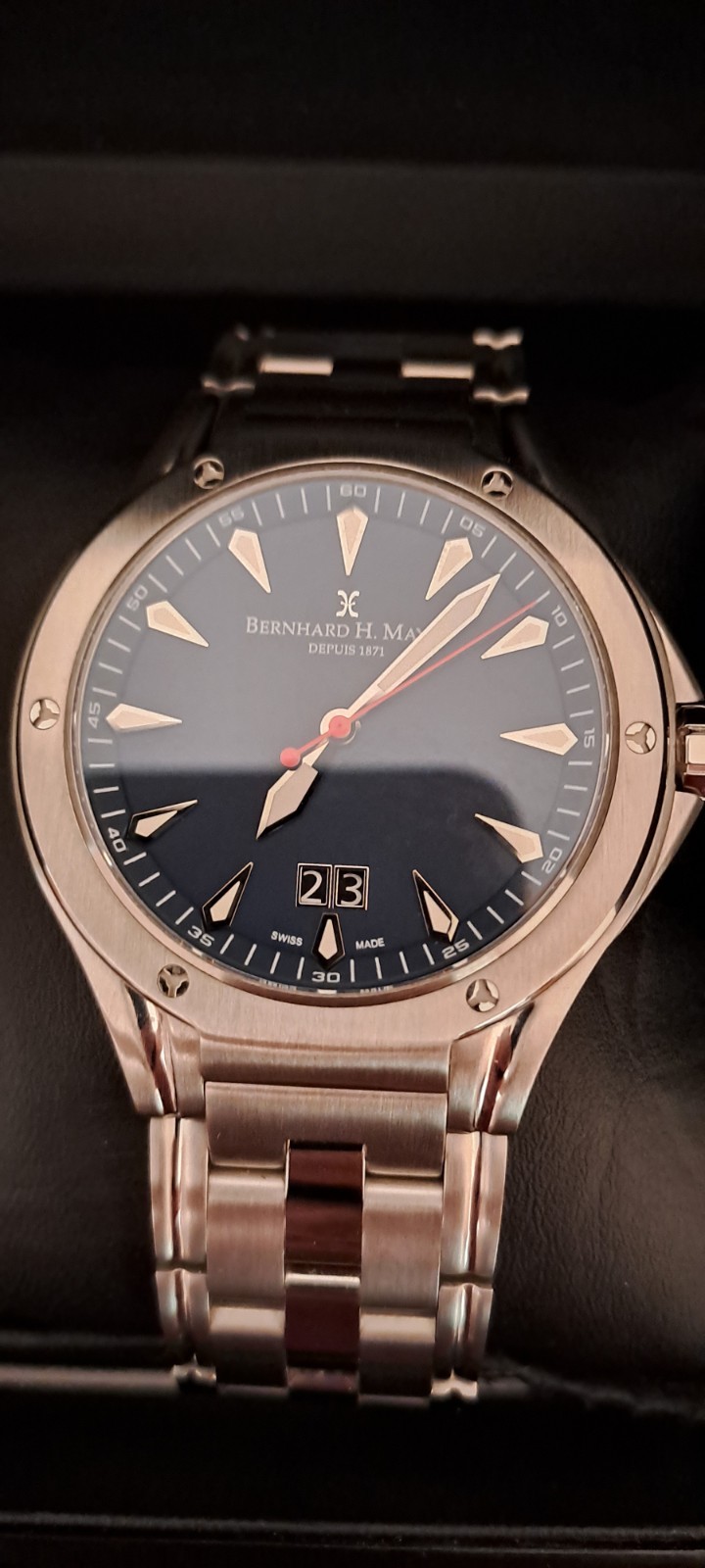 BERNHARD H. MAYER LE CLASSIQUE BH40/CW