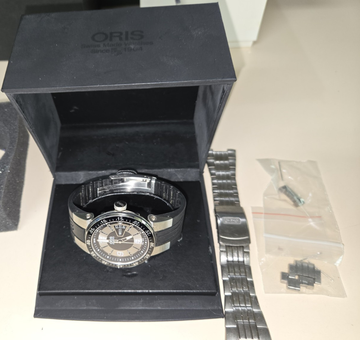 ORIS Williams F1 Team Day Date 6357613 4164 Watch Black Dial Stainless, box, 2 b