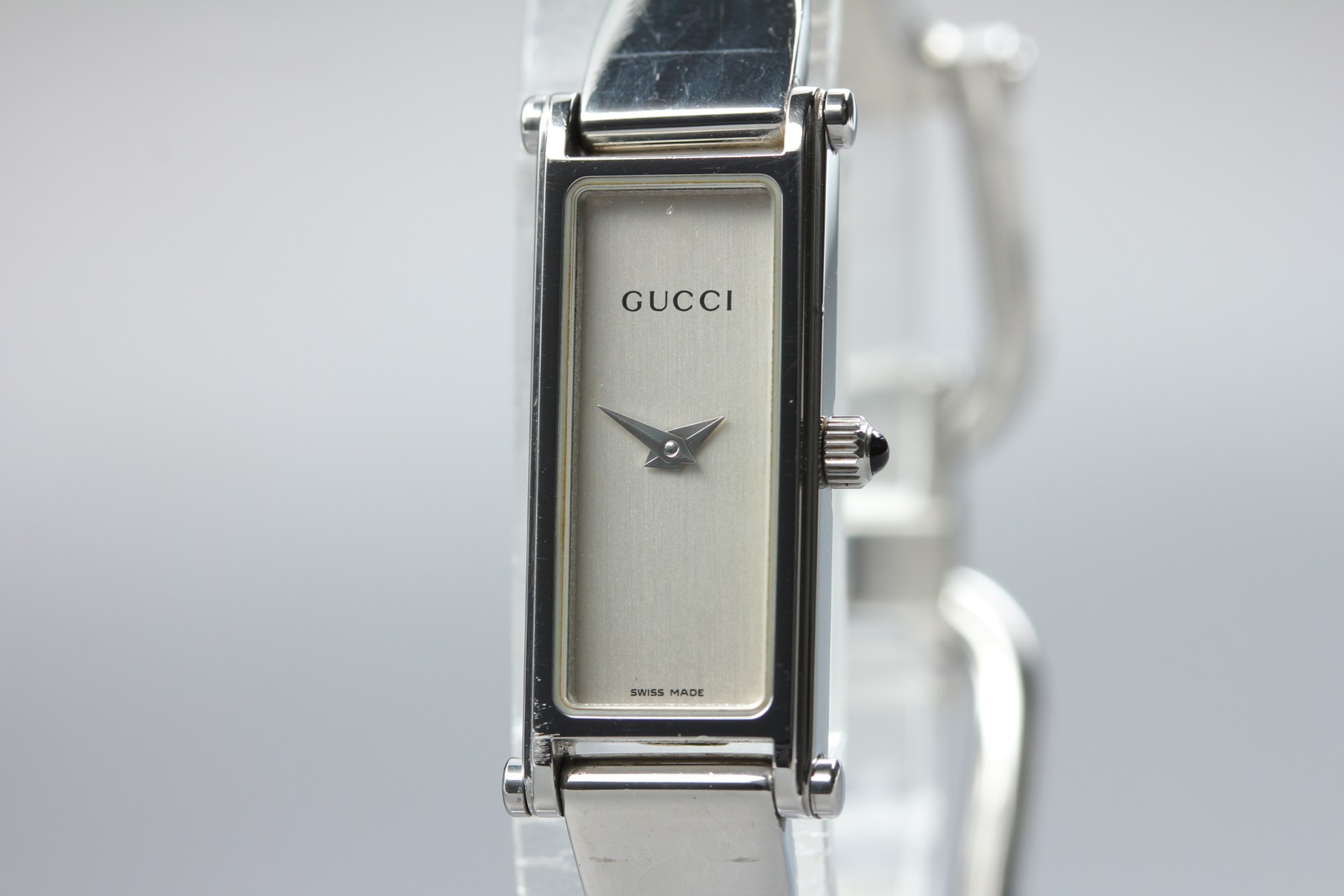 [Near MINT] Gucci 1500L Bangle watch 12mm Silver Quartz Women’s From JAPAN