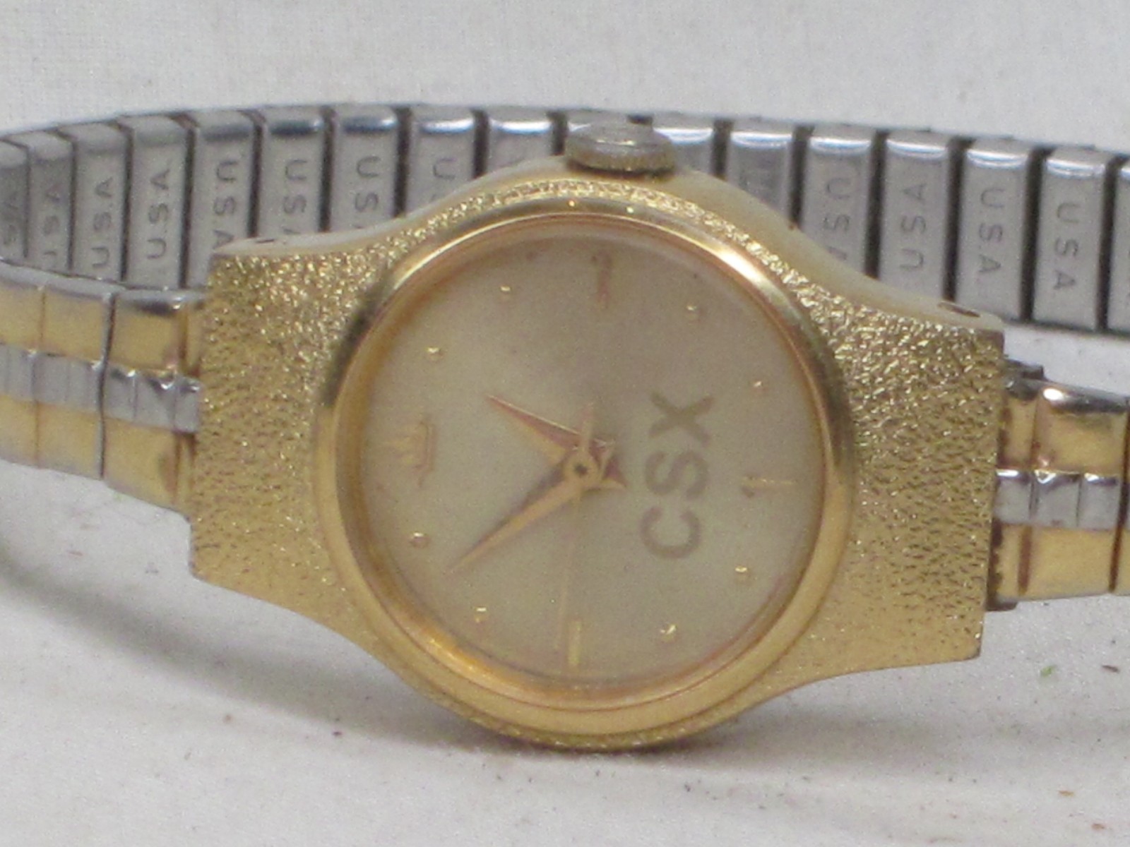 vintage CSX Logo wristwatch SEIKO V401-0250 gold-tone Women’s Railroad classic