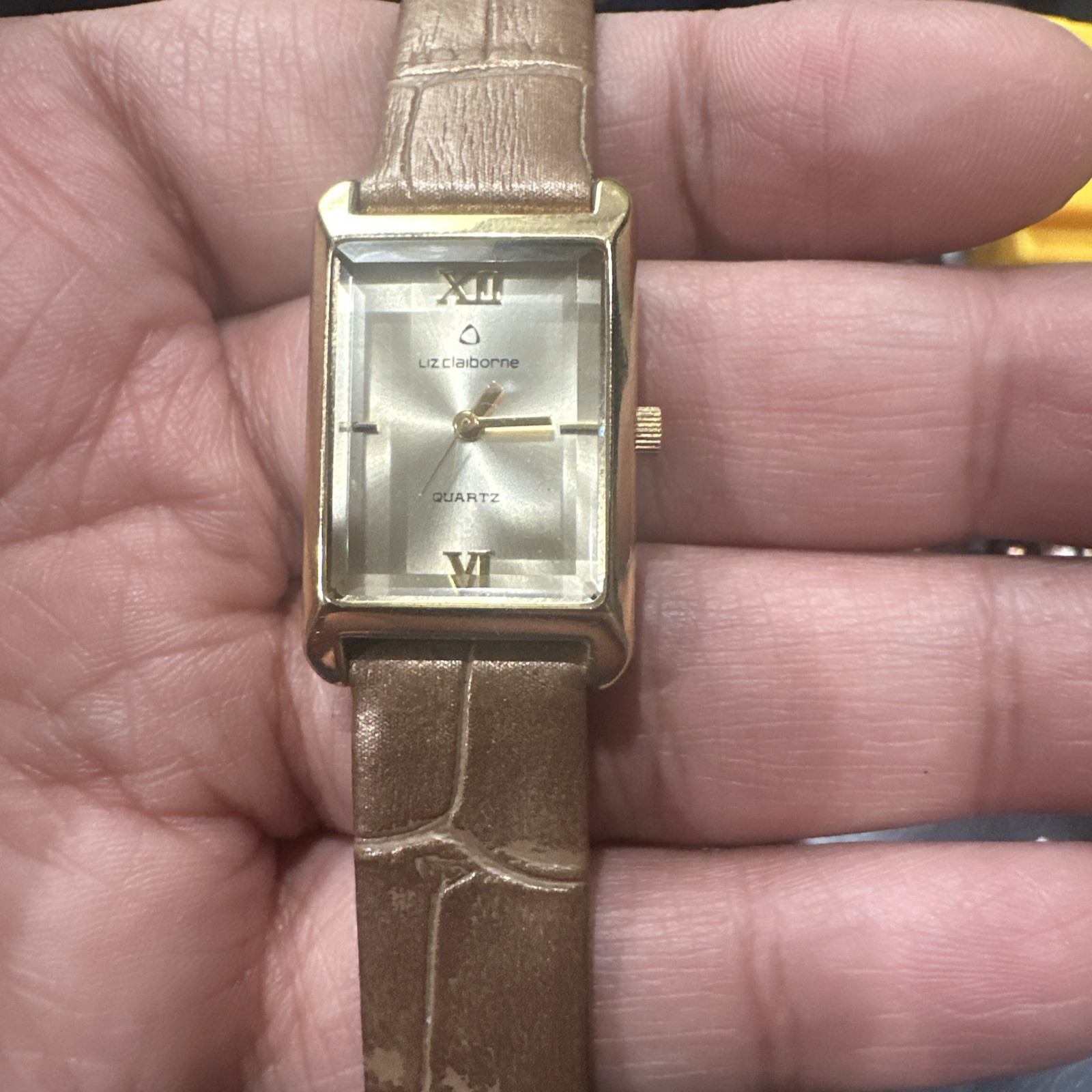 Liz Claiborne 20mm Womens Watch Vintage Y1215 Gold Tone Rectangle Dial Working
