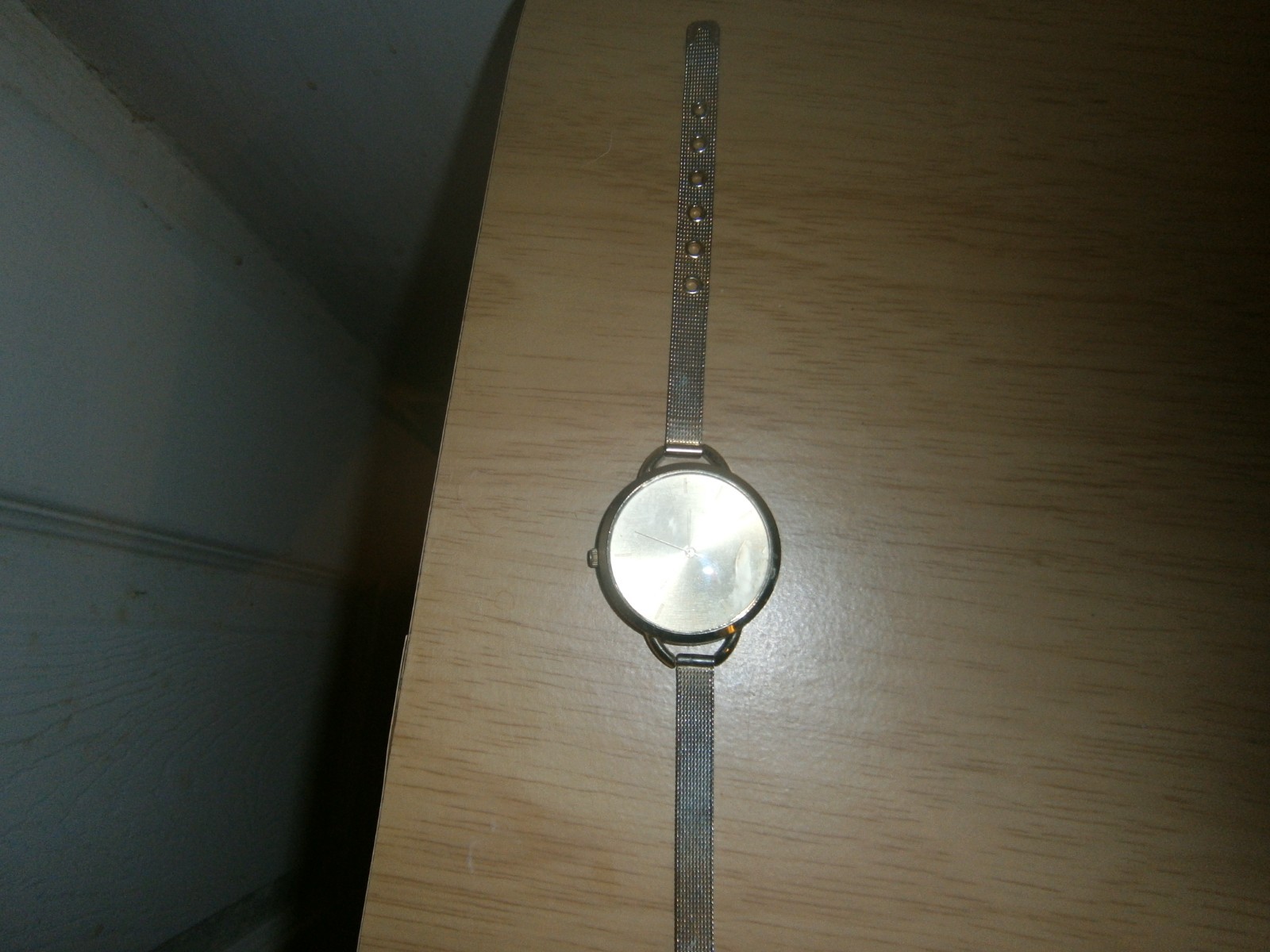 Mid 2000’s unbranded womens light gold tone quartz watch.24cm(E24WB)