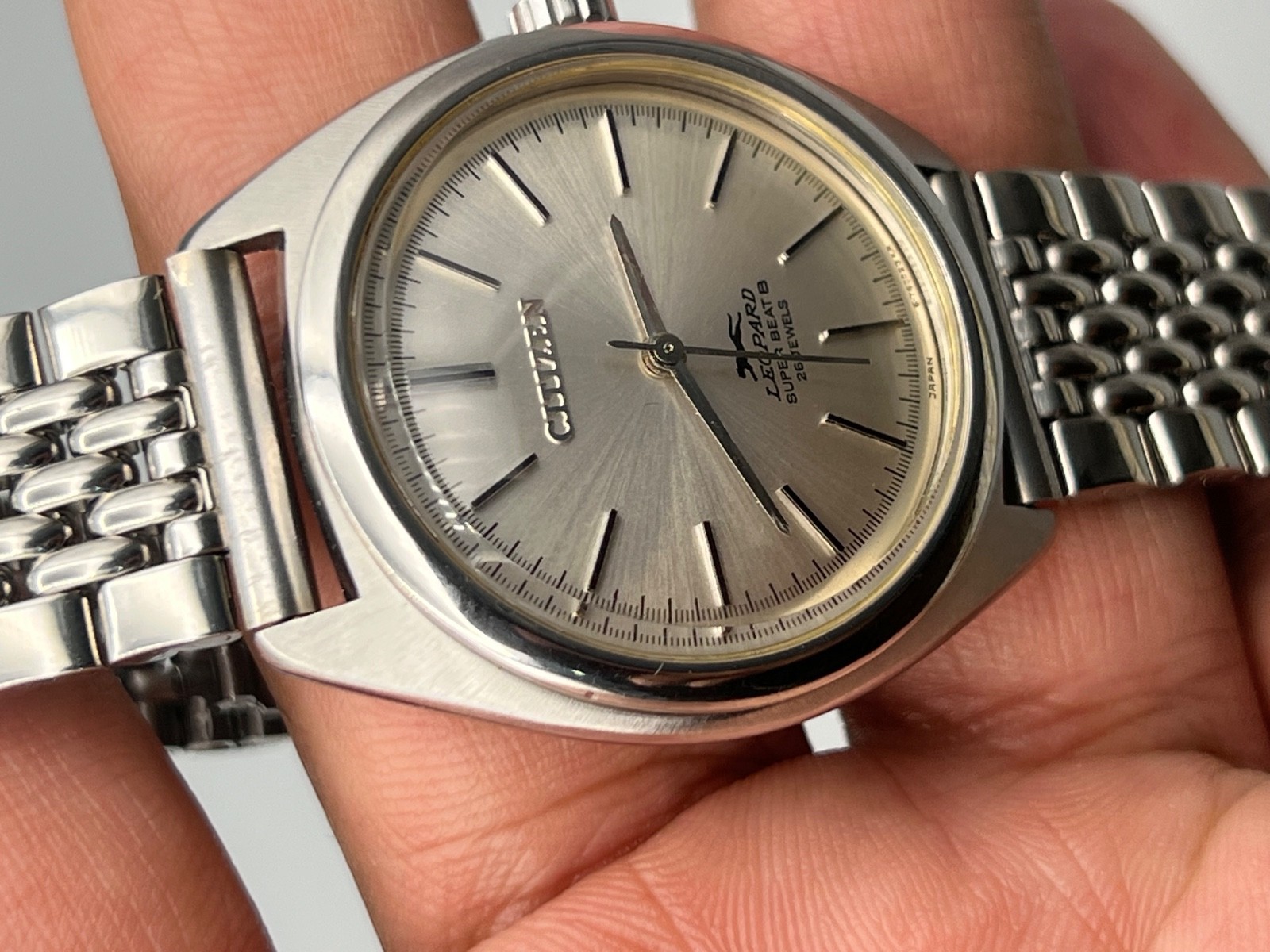citizen automatic leopard super beat 8 silver colour dial for mans