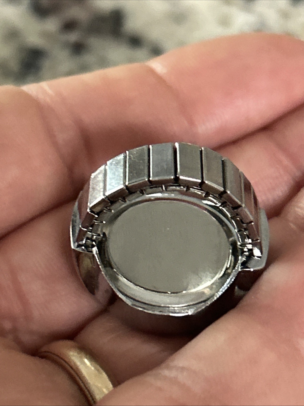 Black Dial Face Silver Analog Quartz Ring Watch Elastic Band