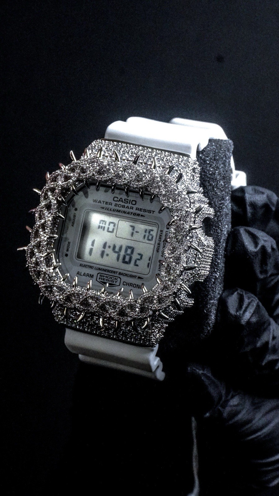 BUSTDOWN G-SHOCK. CUSTOM PIECE. WHITE BAND. JESUS PIECE. BRAND NEW. WITH BOX