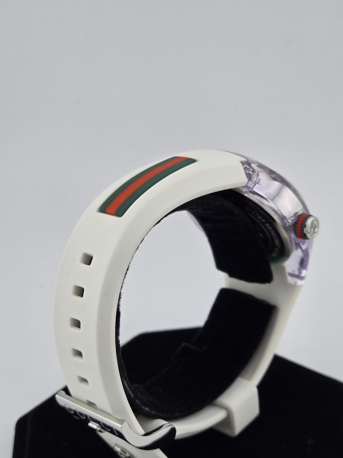 Gucci Sync L YA137302 White Rubber Strap Silver Dial Women’s Watch ⌚