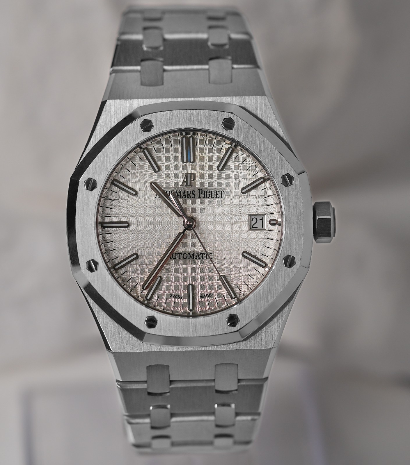 Audemars Piguet Royal Oak Silver, 15450st.oo.1256st.01, Box & service papers