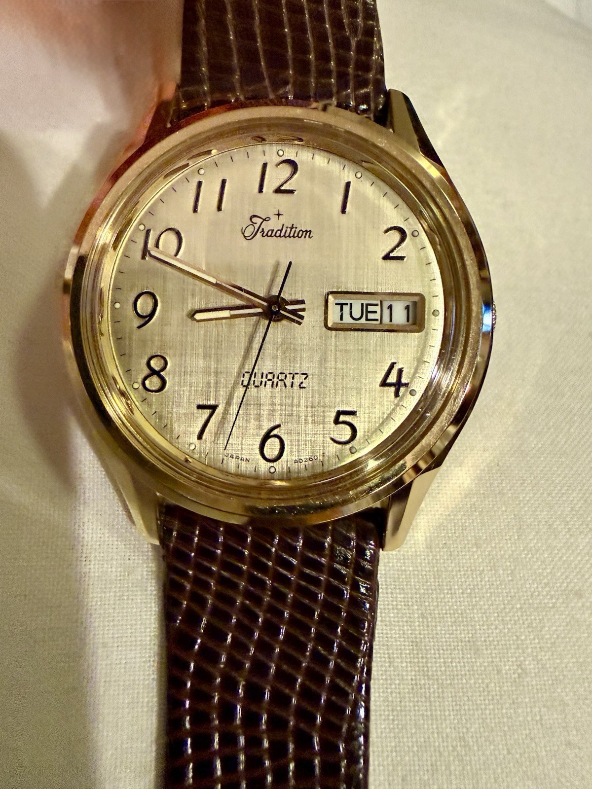 Tradition, Quartz, Day/Date, Linen Dial, Gold Case, Brown Genuine Leather Strap