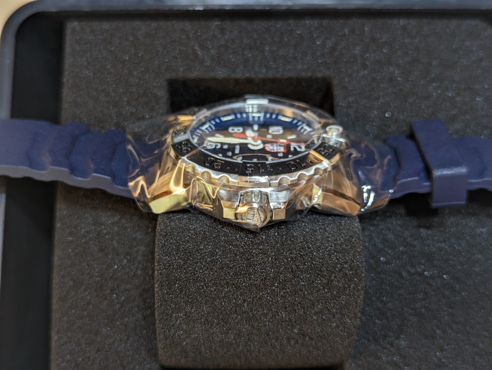 NEW Luminox Navy Seal 200m Dive Sapphire Blue Dial / Blue Band Watch XS.3253
