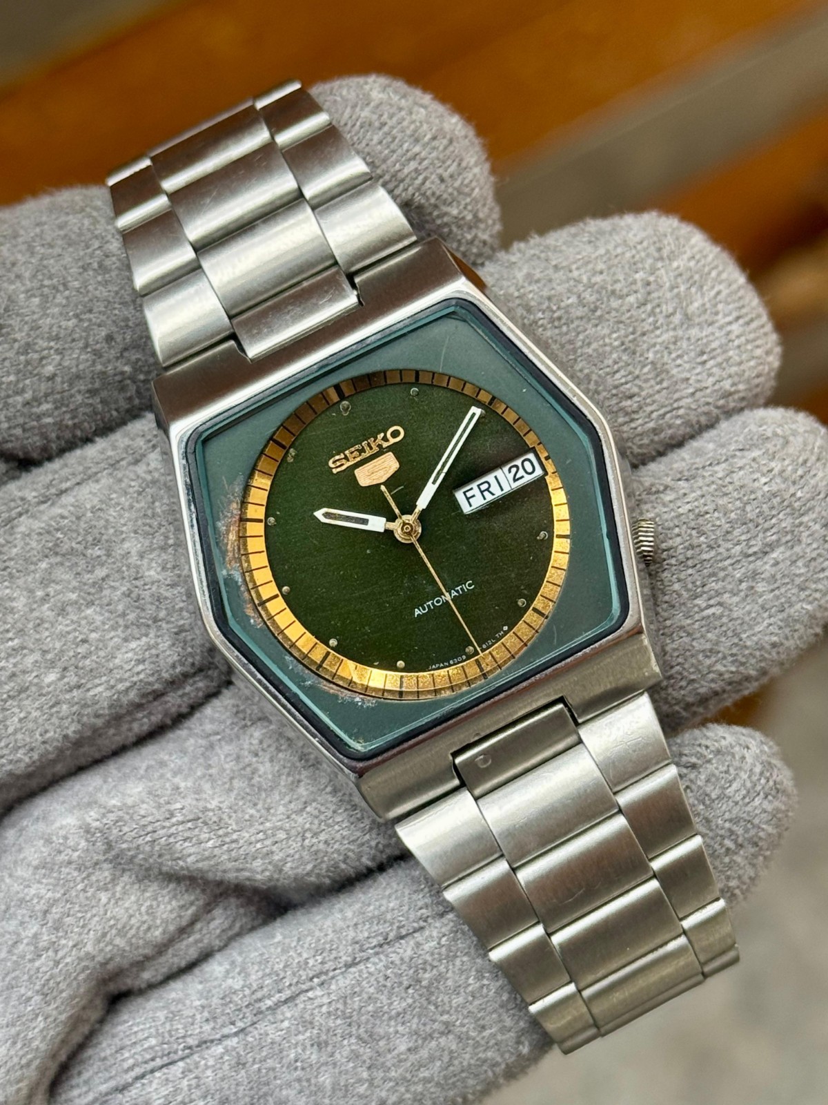 Vintage Seiko 5 Automatic Day/Date Mens Wrist Watch
