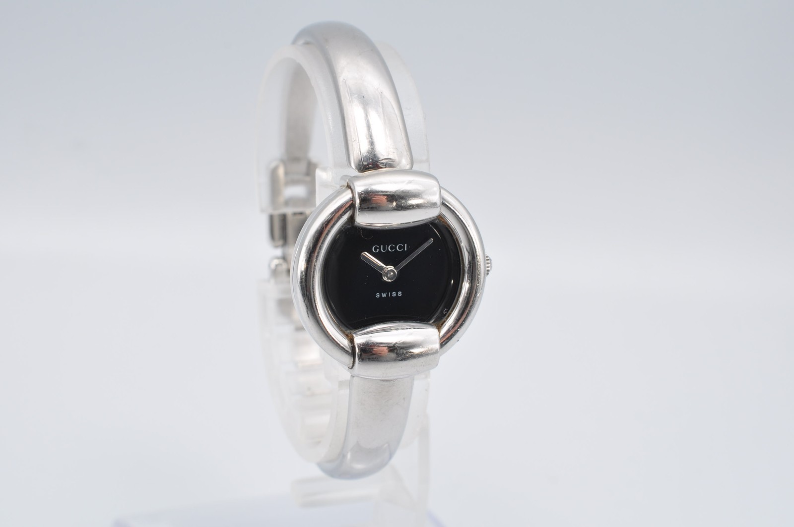 GUCCI 1400L Quartz Analog Silver Bangle Watch w-11113
