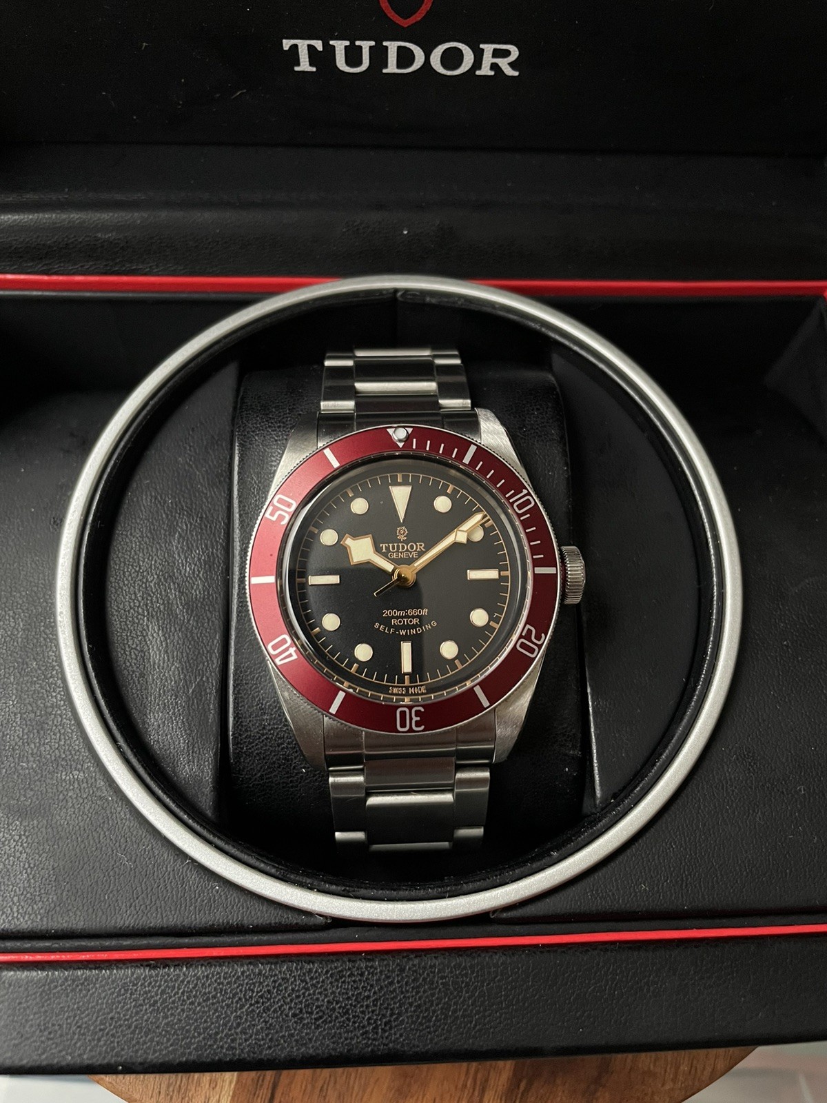 Tudor Heritage Black Bay Red 79220R Smiley Dial ETA 41mm Full Set
