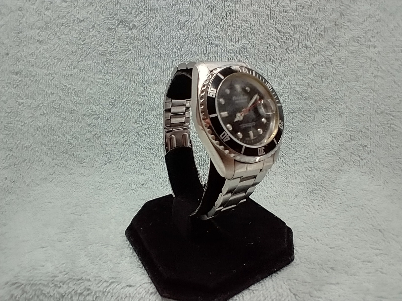 PHILIP PERSIO “PROFESSIONAL” CERT. 3 ATM DATE ROTATING BEZEL ALL S/S WATCH