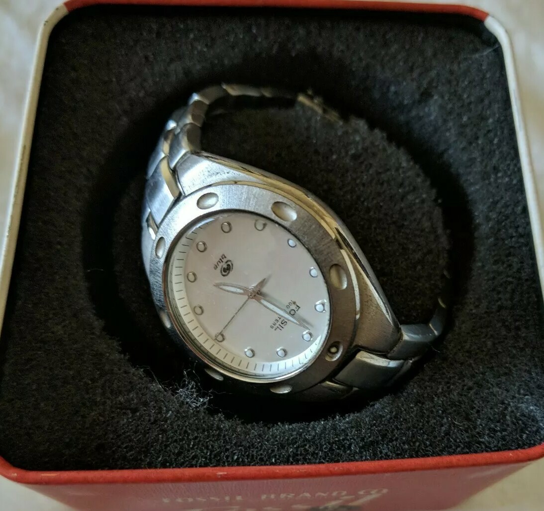 Fossil Blue AM-3304 Women’s Watch Analog Dial Silver Tone100M/330FT WR