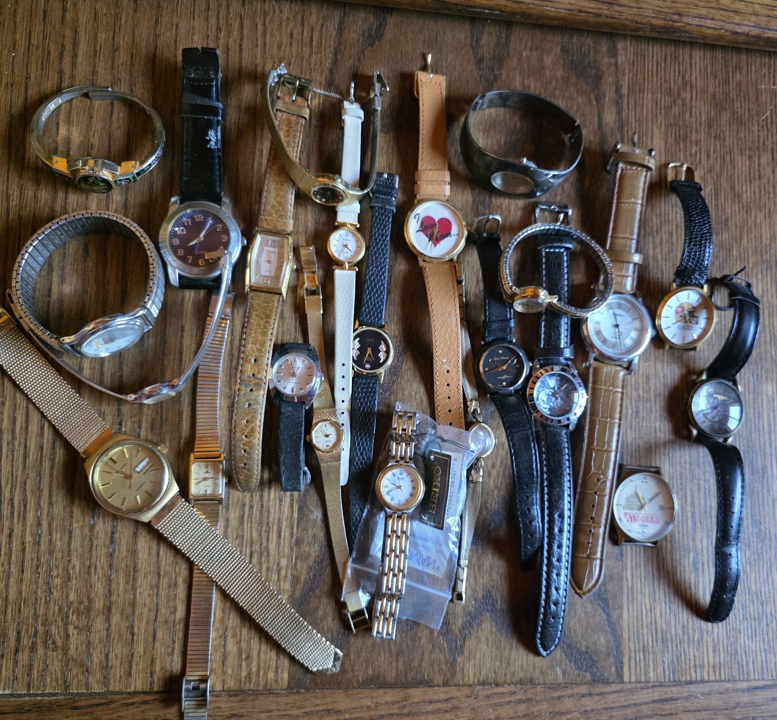 Vintage Watch Lot 20+ Men’s & Women’s Bulova, Seiko, Citizen, & Others For Parts
