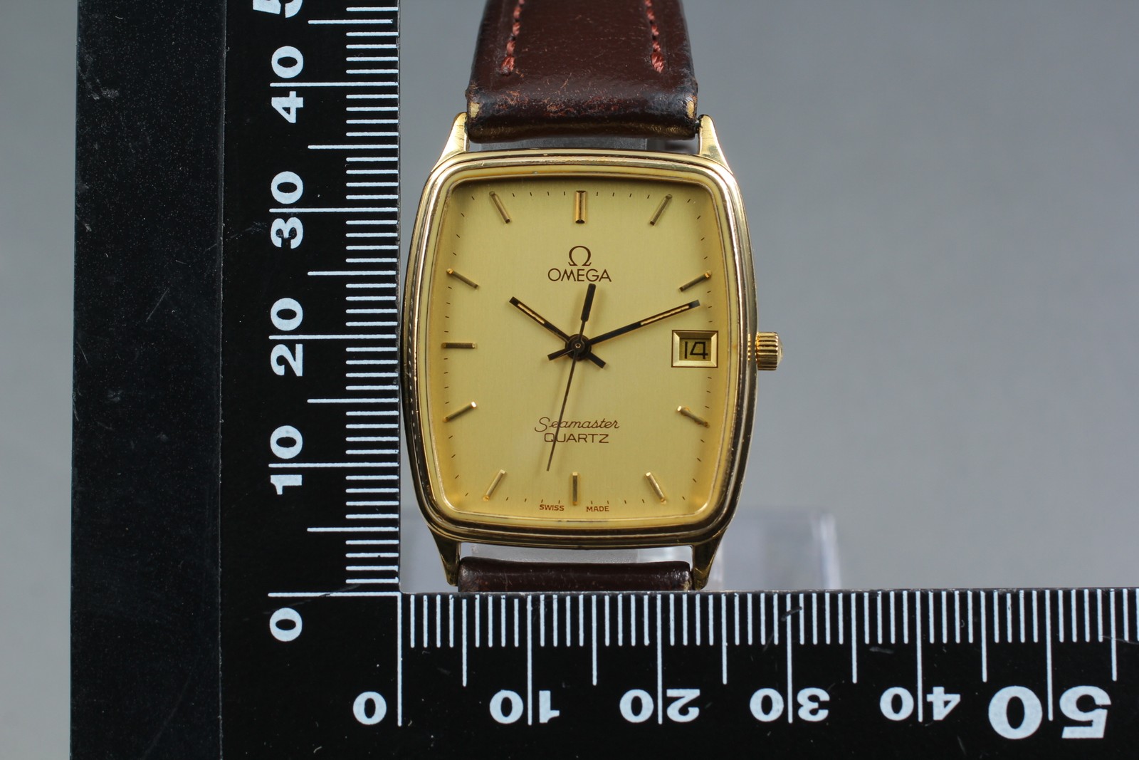 Vintage OMEGA Seamaster Cal.1430 Ref.196.0265 Men’s Quartz Watch 28mm From JAPAN