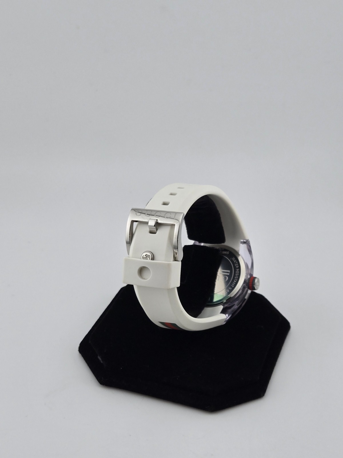 Gucci Sync L YA137302 White Rubber Strap Silver Dial Women’s Watch ⌚