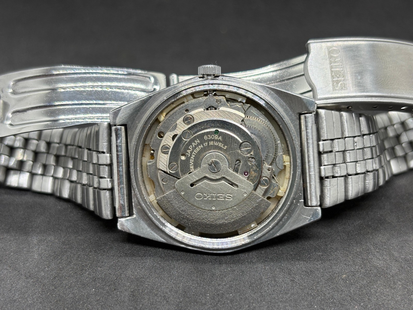 Vintage Seiko 5 Automatic Day/Date Japanese Men’s Wrist Watch