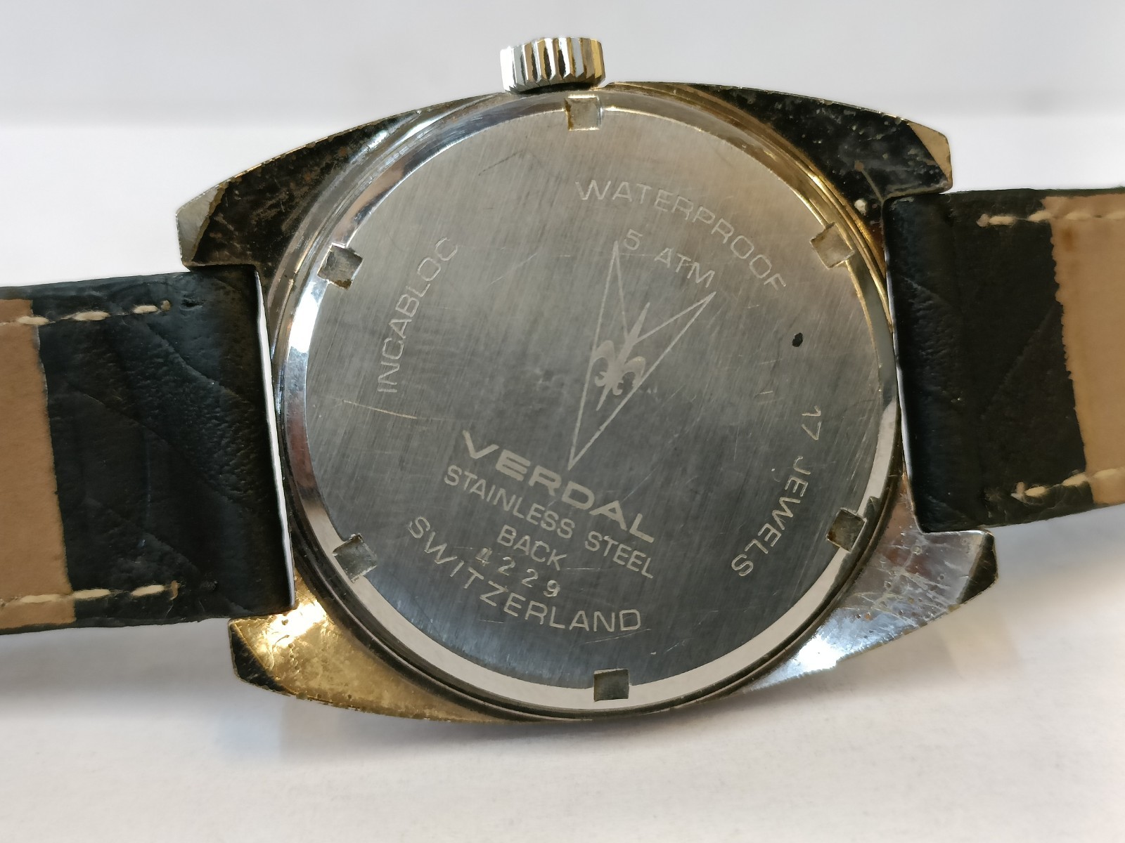 VERDAL SUNFISH 17J WINDING SILVER DIAL 4229 SWISS MEN’S WORKING CONDITION