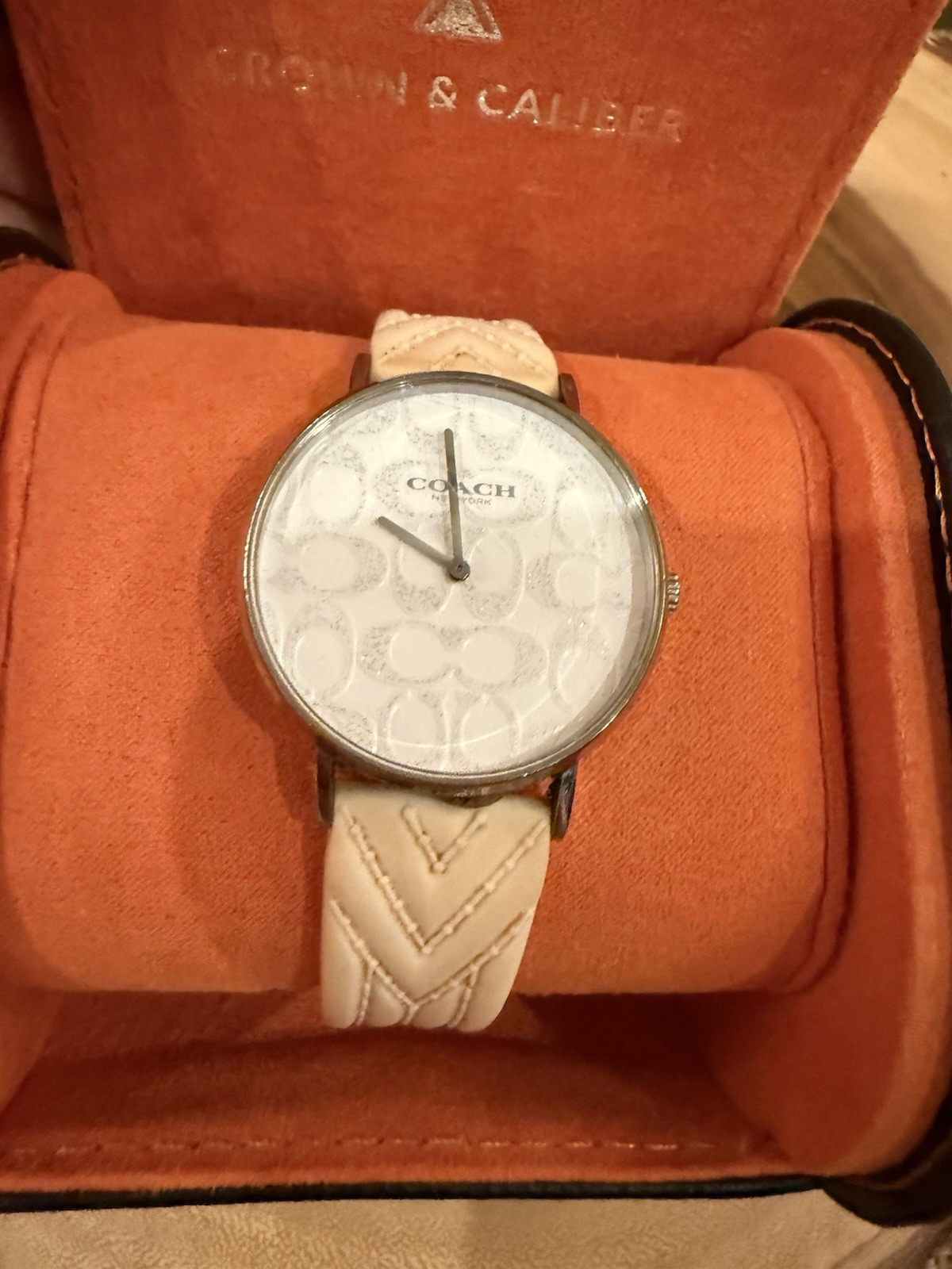 Coach Perry White Logo Case Chevron Silicone Strap Watch Women’s (needs battery)