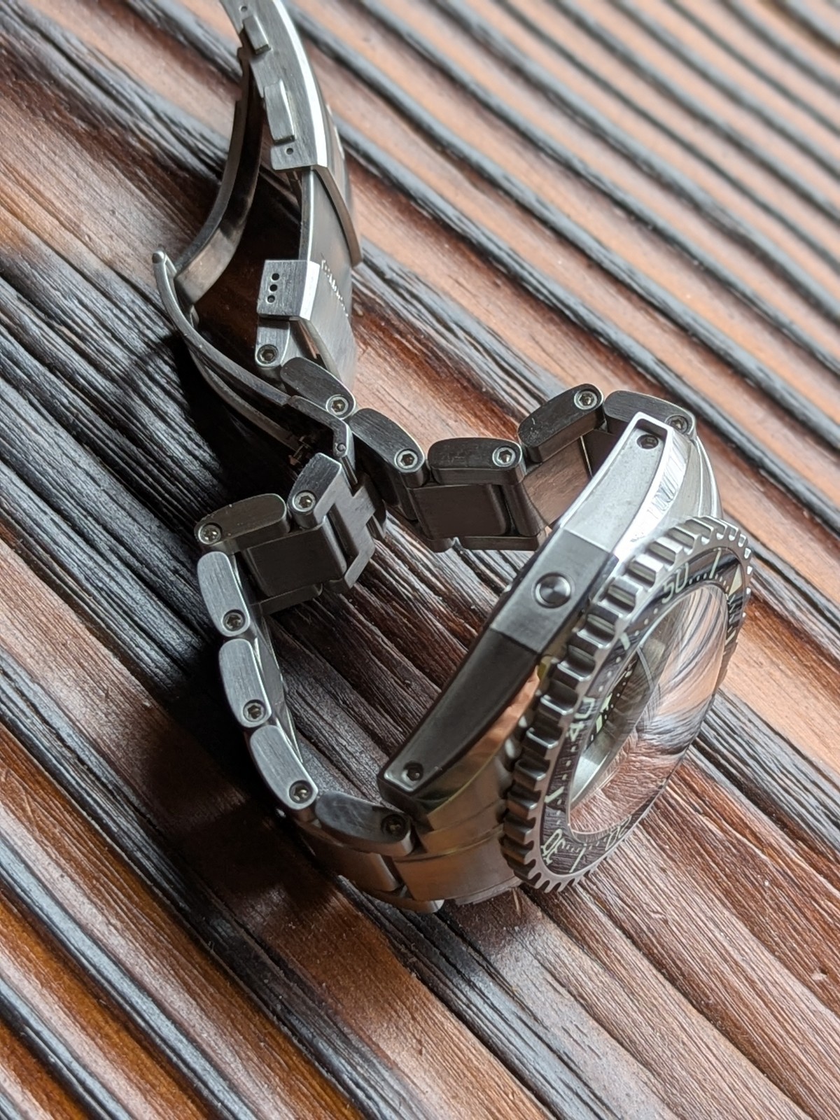 Tempest Viking 2000m Automatic Diver watch High Specs & Build a Treat Microbrand