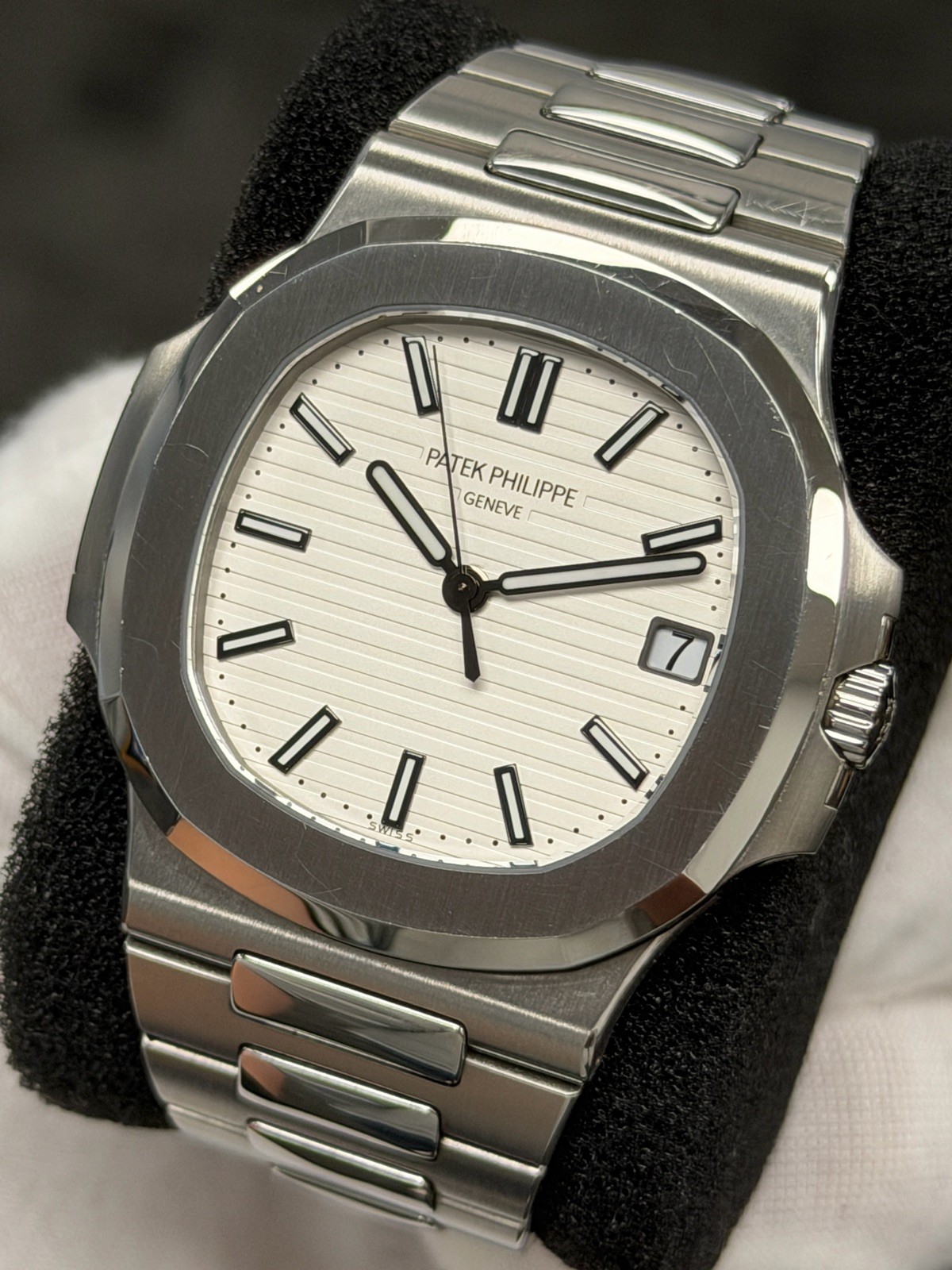 2014 Patek Philippe Nautilus 5711/1A White Piano Dial Box Papers 5711 Steel