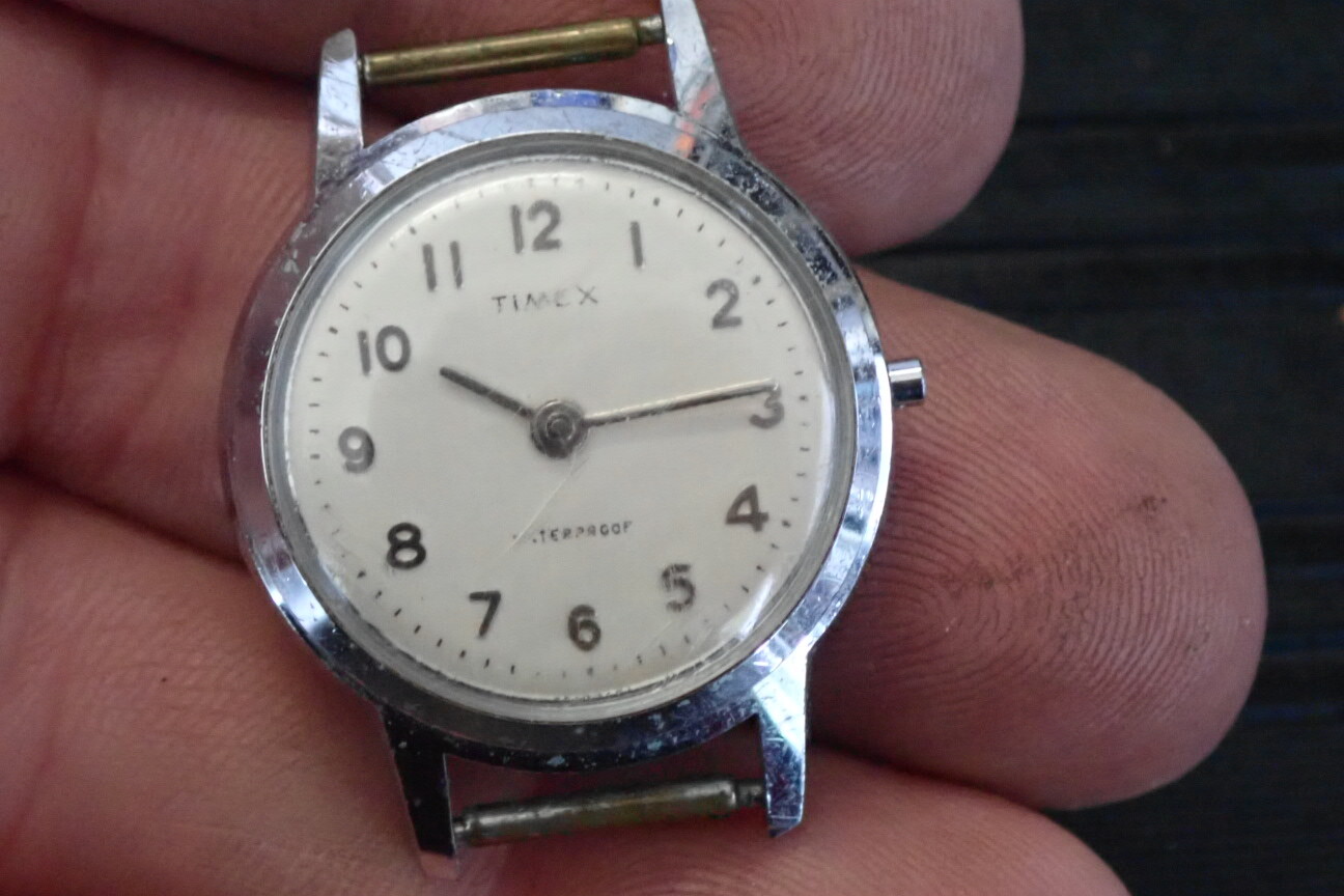 Vintage 1964 Ladies TIMEX Silver Waterproof Watch Parts/Repair No Stem 2510-2464