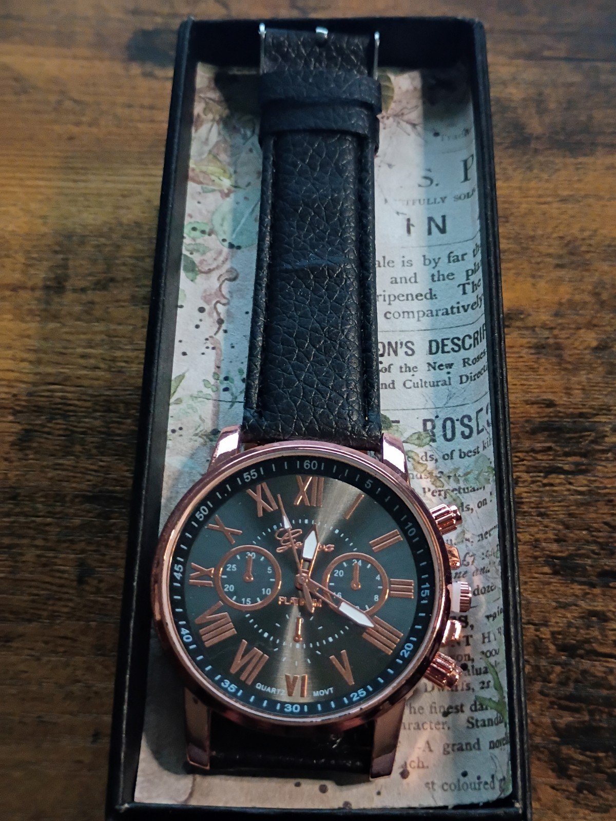 Geneva Quart Round Face & Matching Band Smart Looking Pu Leather Women watches