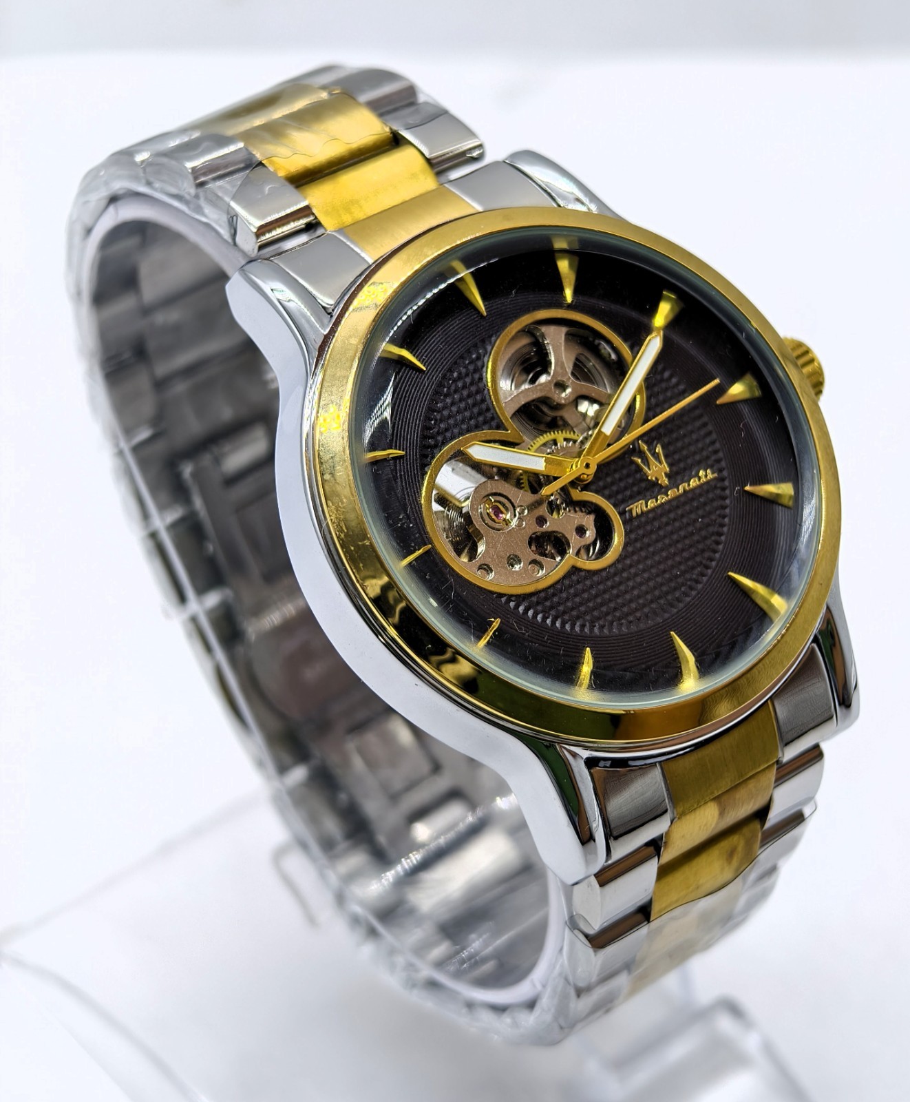 Awesome Maserati Automatic Black Dial Dual Tone Band Analog Men’s Wrist Watch