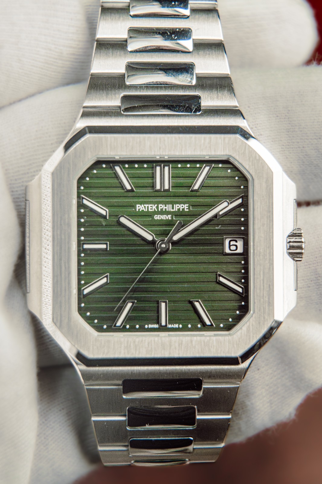 PATEK PHILIPPE CUBITUS 5821/1A-001 45MM OLIVE GREEN DIAL FULL SET 2025