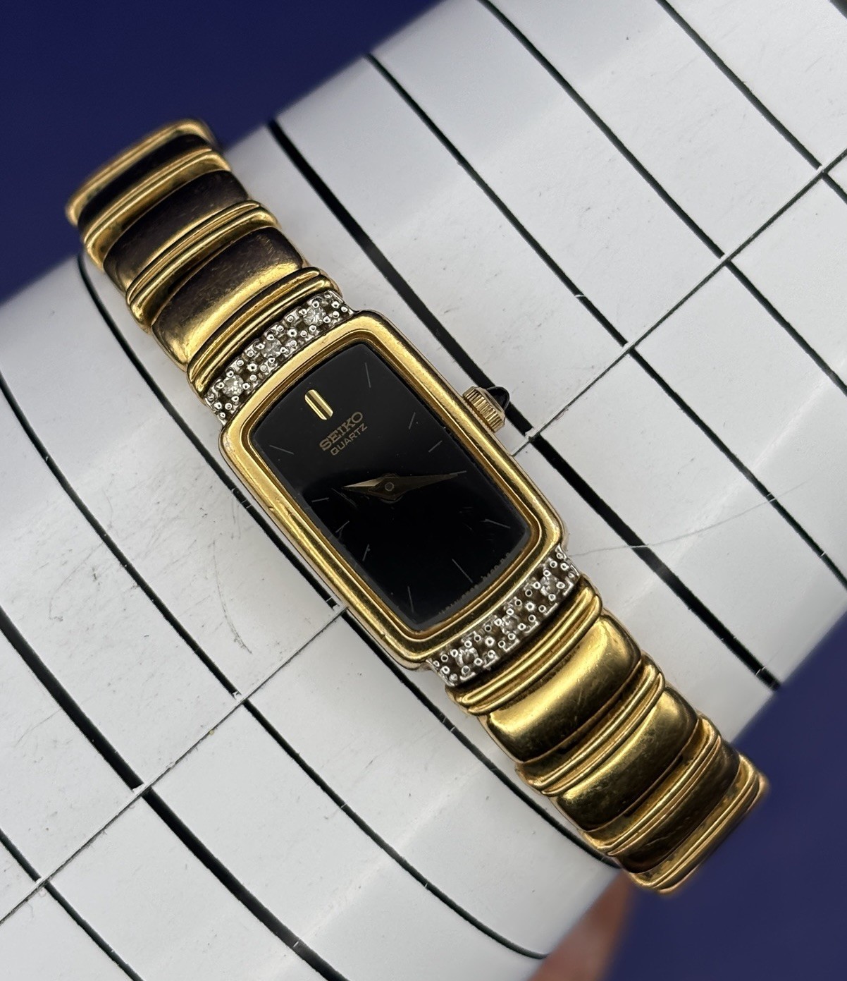 Seiko Tank Watch Women 13mm Black Dial Gold Tone Rectangle 2E20-6929 #3.14